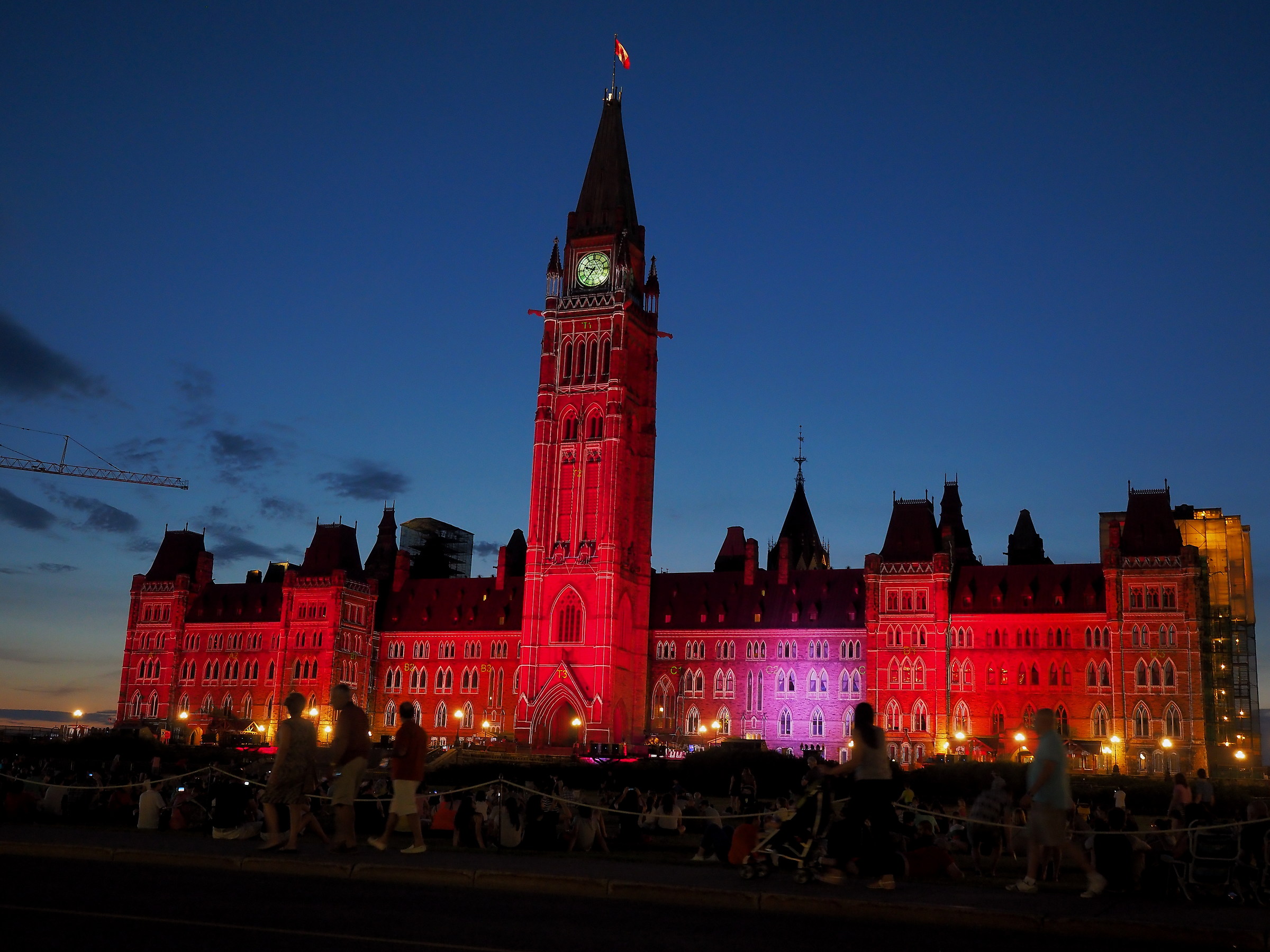 Ottawa - light game at the Parliament