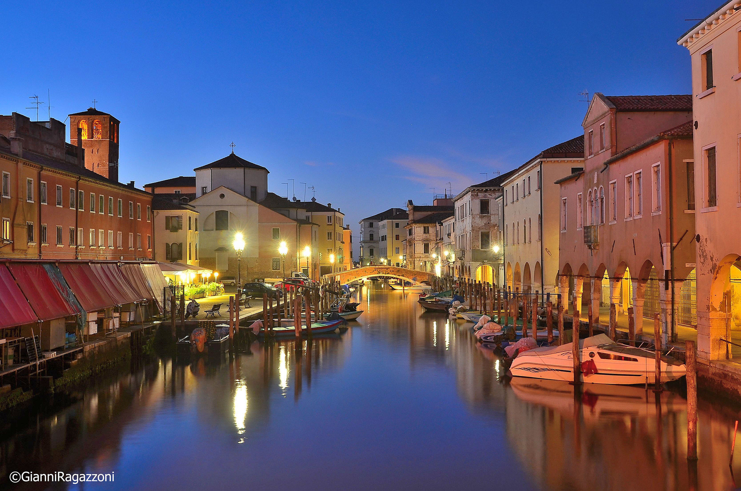 Scende la sera a Chioggia...