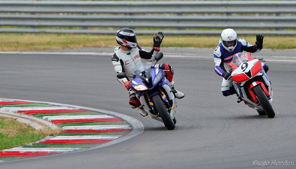 a greeting thanks to photographers