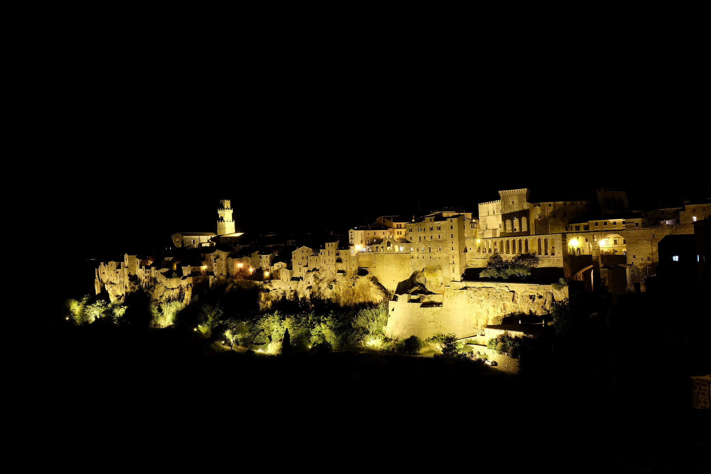 Pitigliano di notte