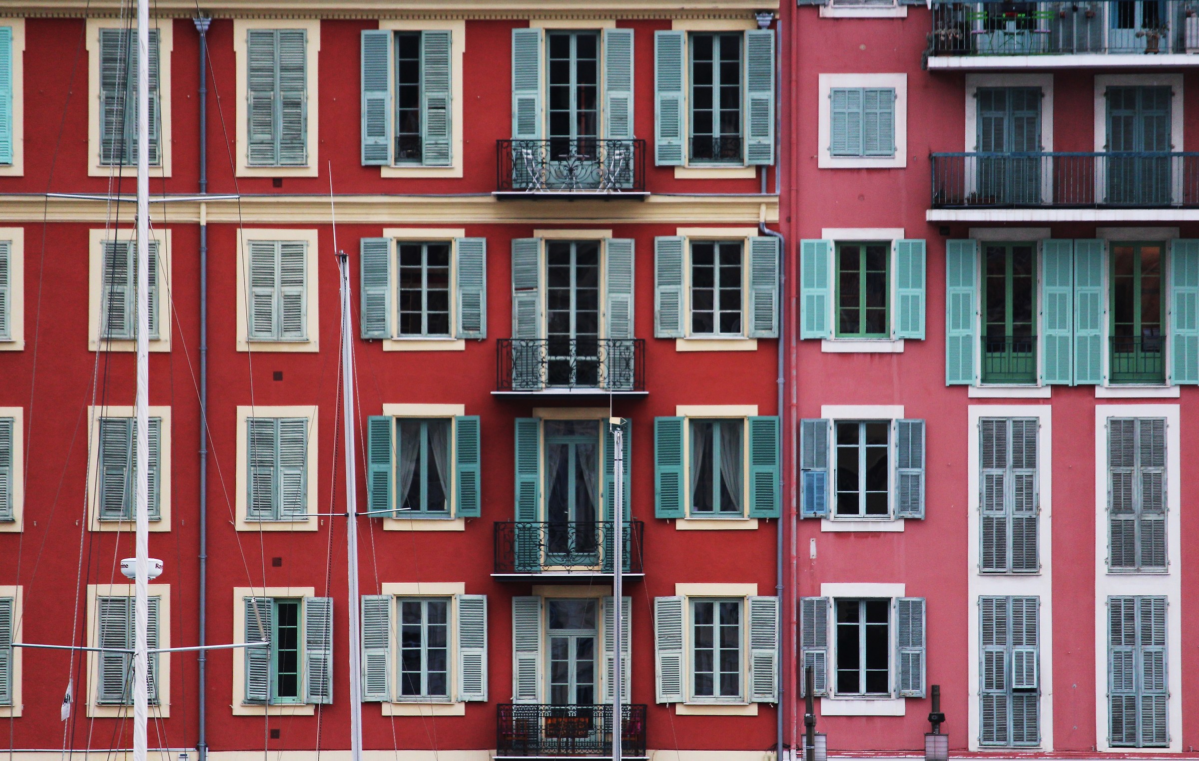 Windows in Nice