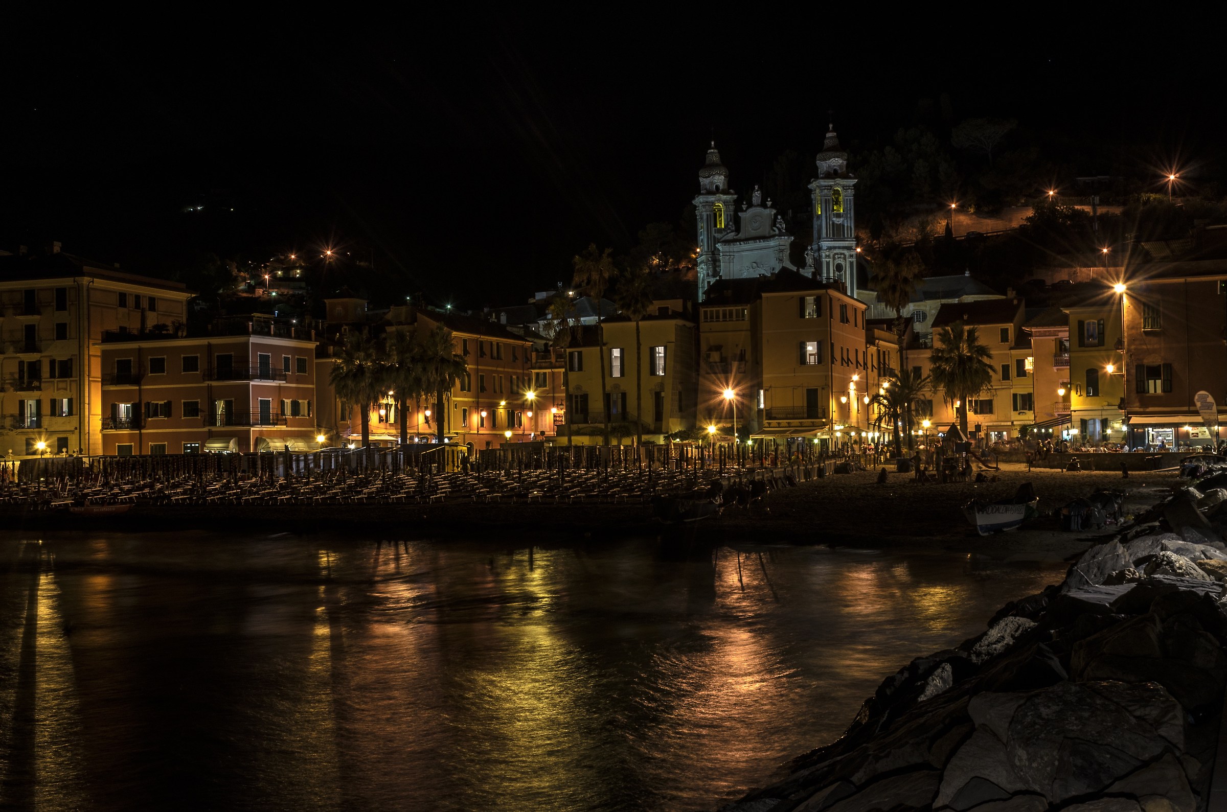 From the pier towards the center