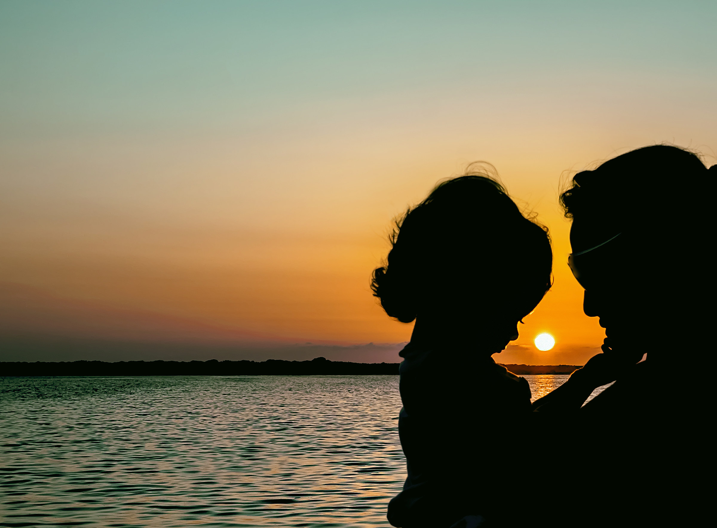 Dolcezze al tramonto in riva al lago