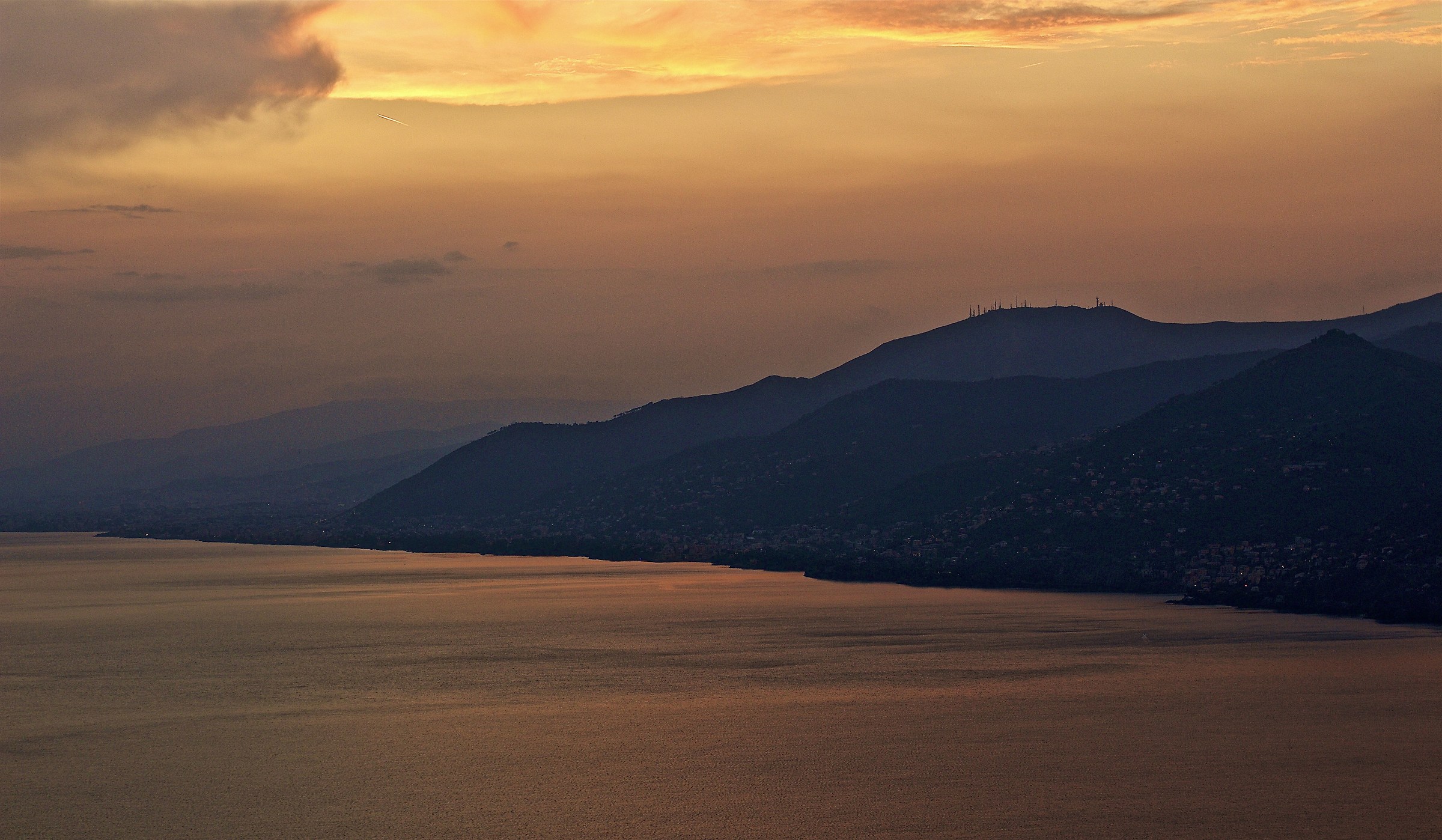 Liguria, riviera di levante al tramonto