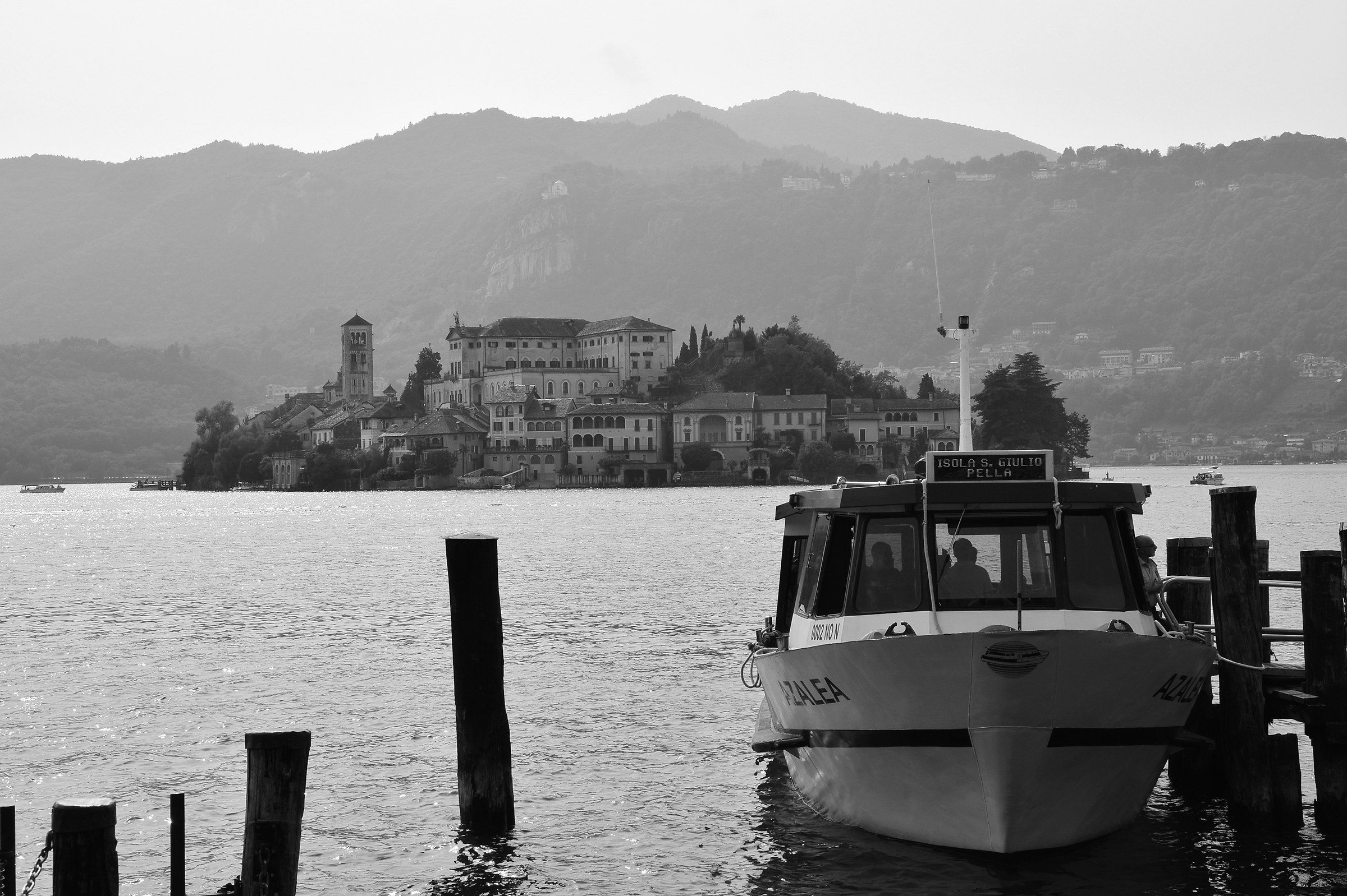 isola di S.Giulio vista da Orta