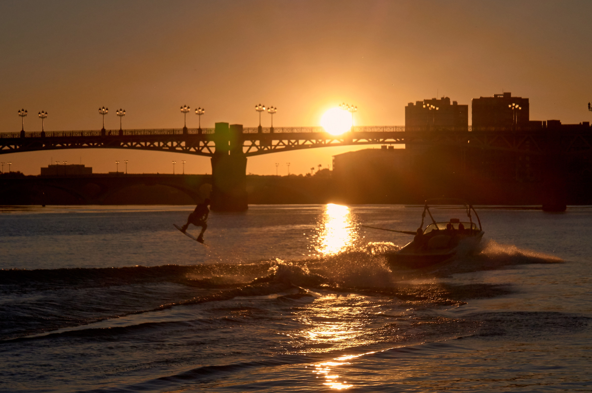 Water skiing on the Garonne 2