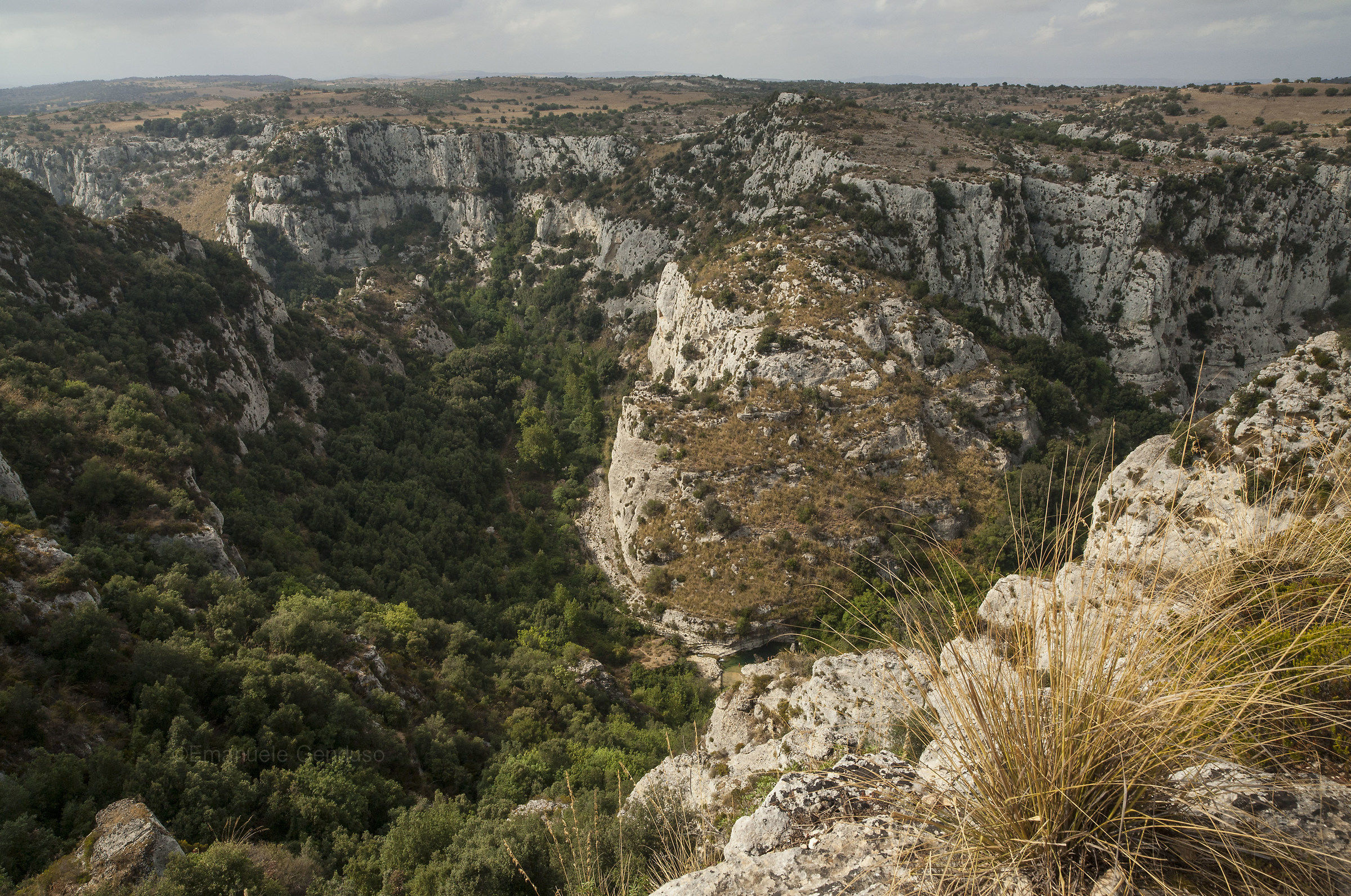 For the meanders of the Iblei