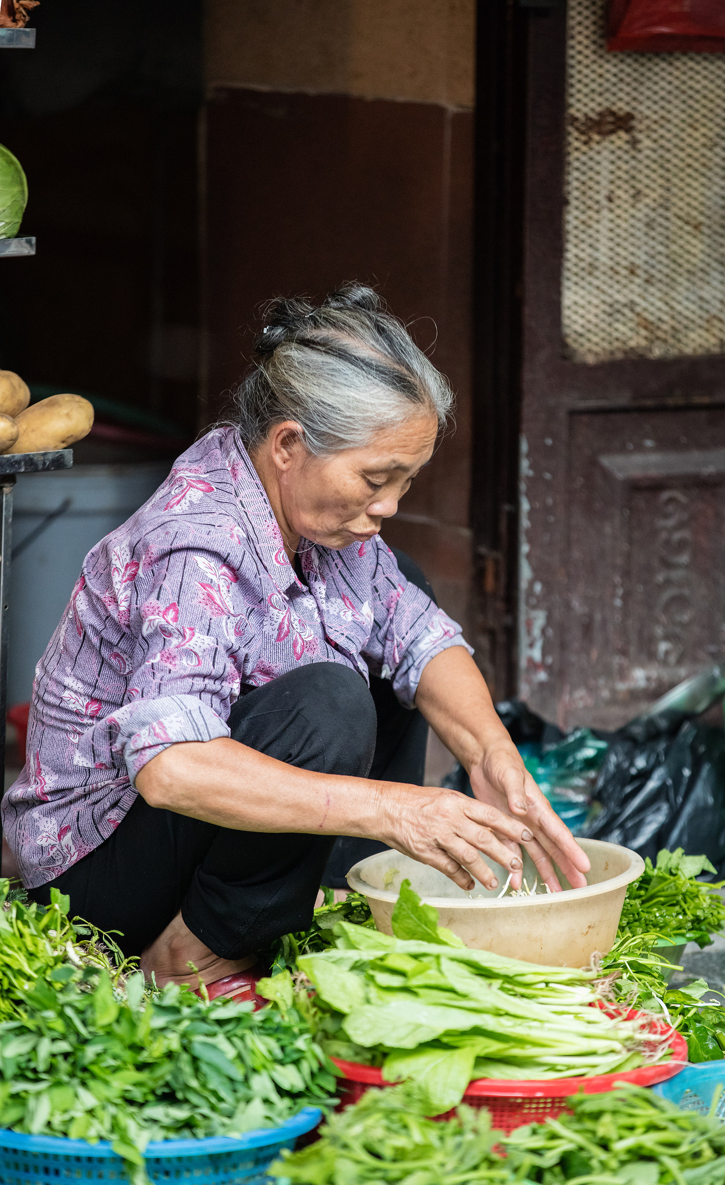 Preparing and cleaning vegetables