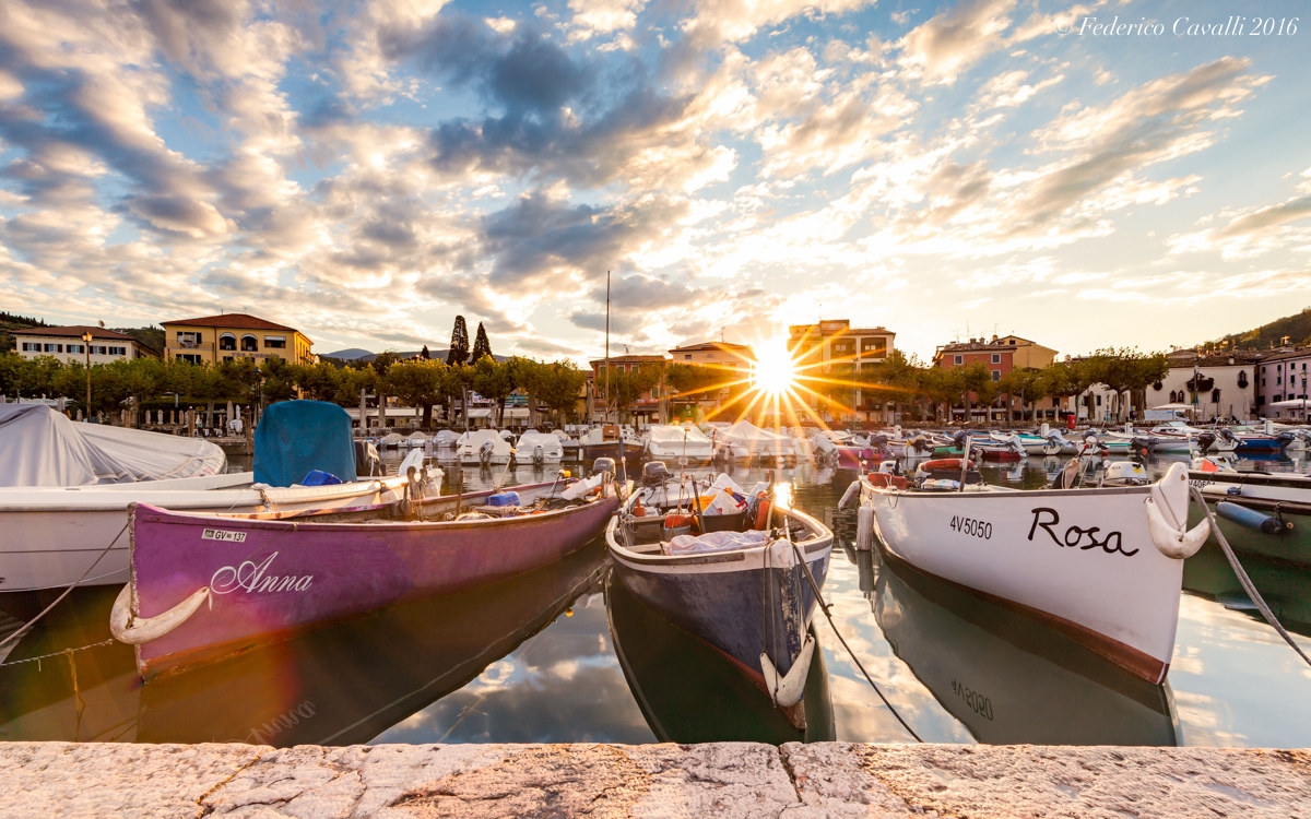 Dawn to the return of fishermen