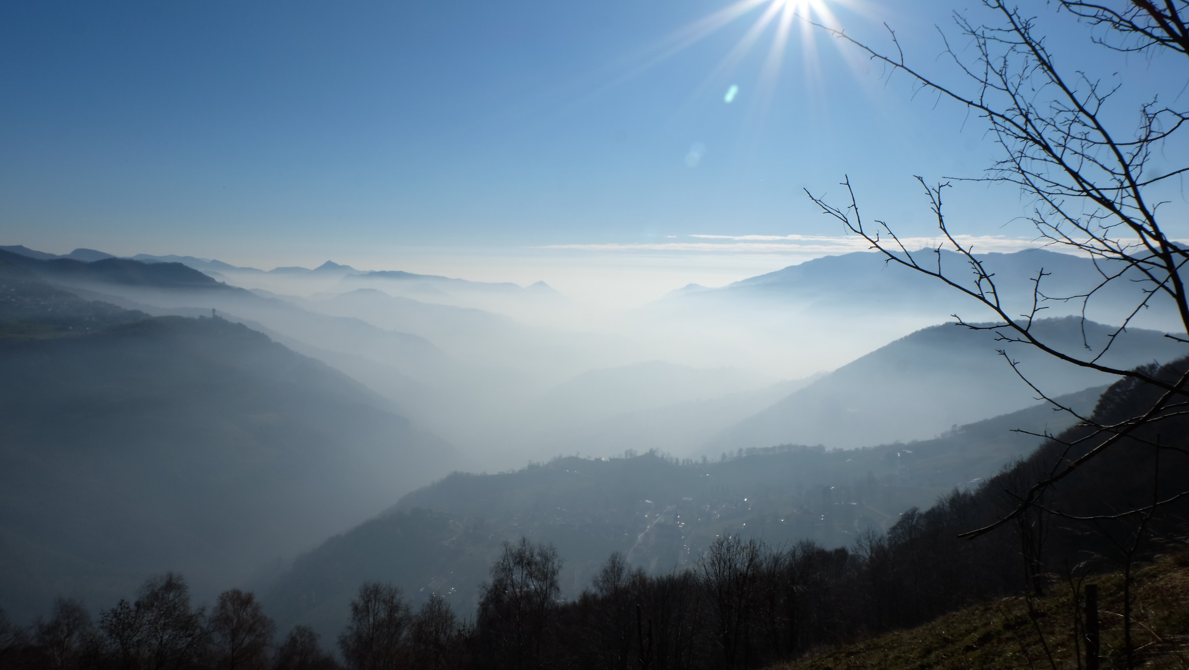 La nebbia agli irti colli...