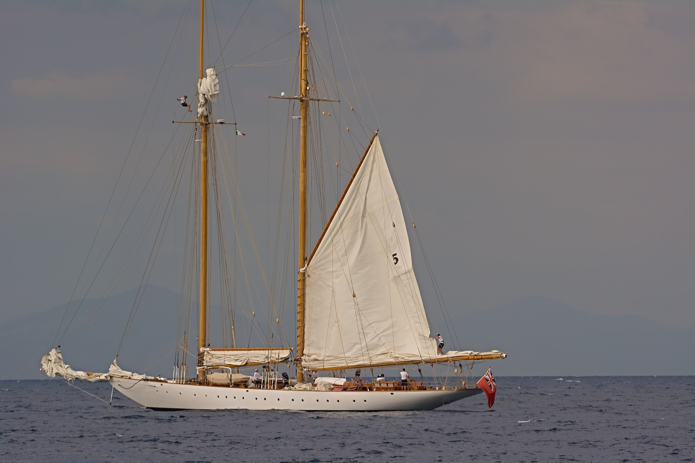 Men ashore to tighten.