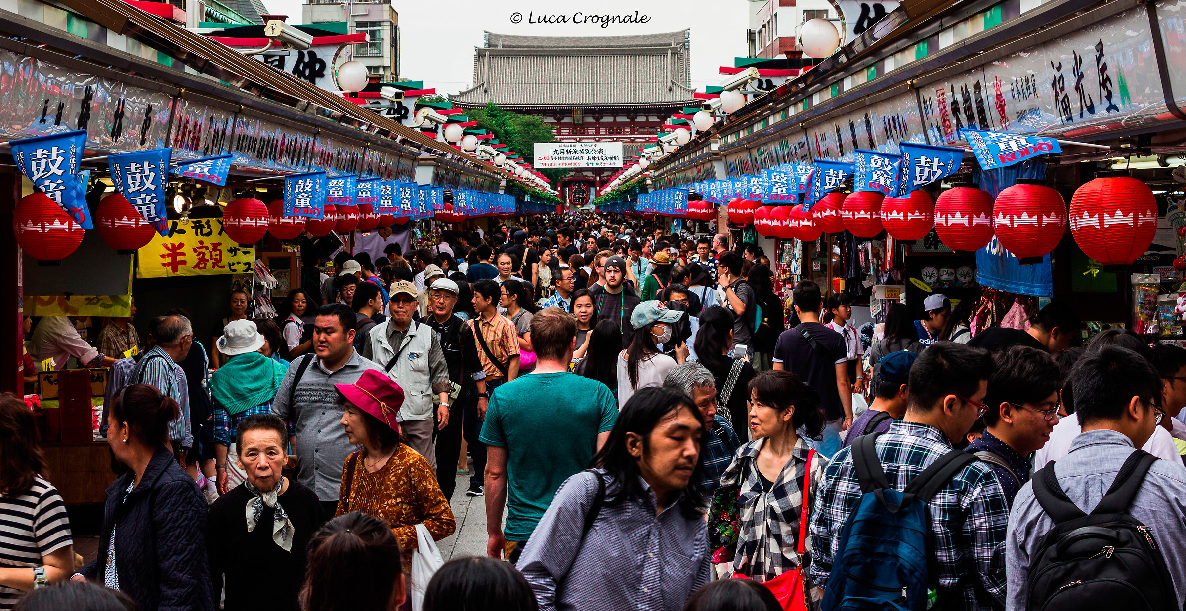 Si prega o si fa shopping?