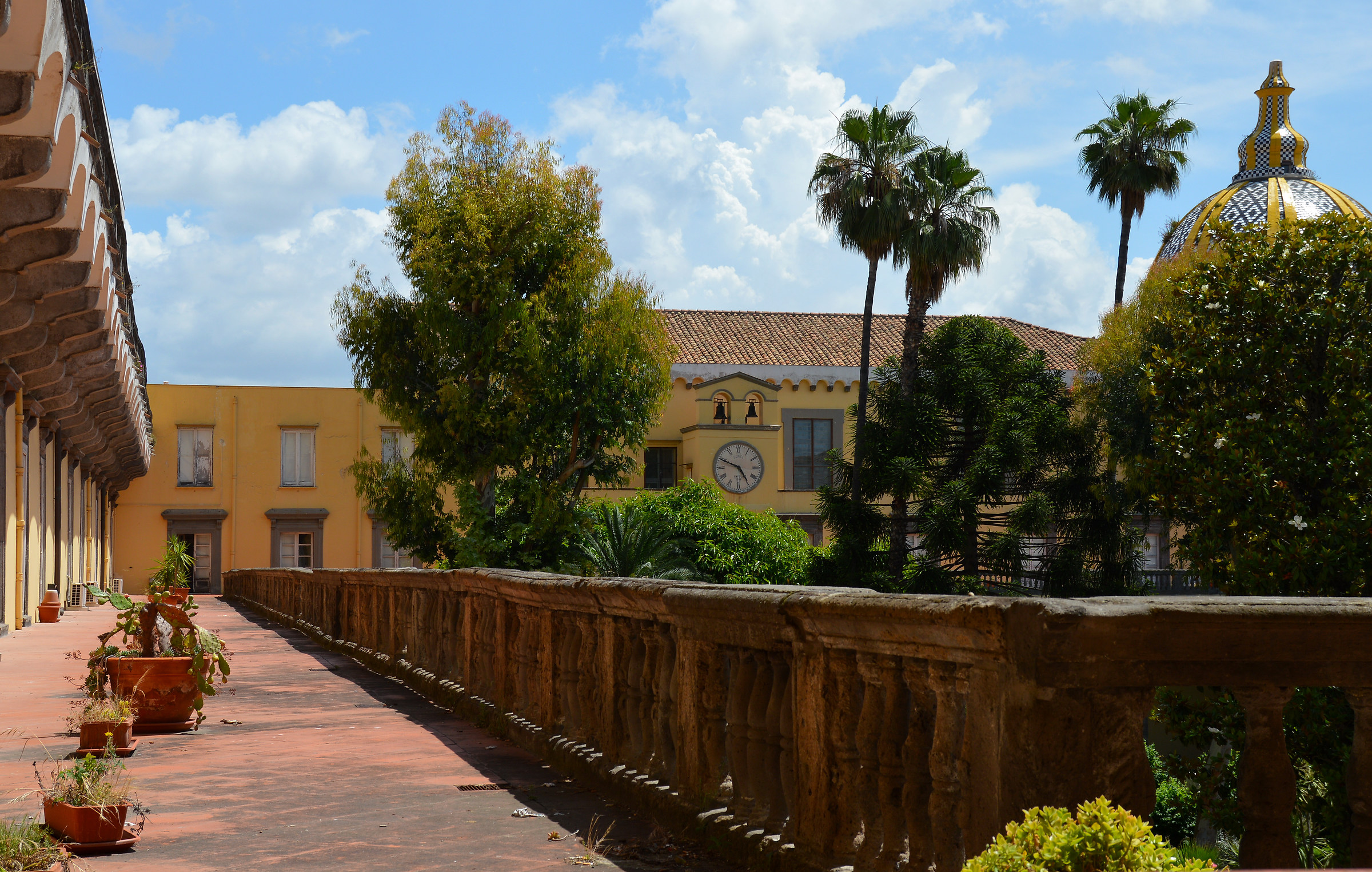 Napoli, cloister of Saints Marcellino and Festo