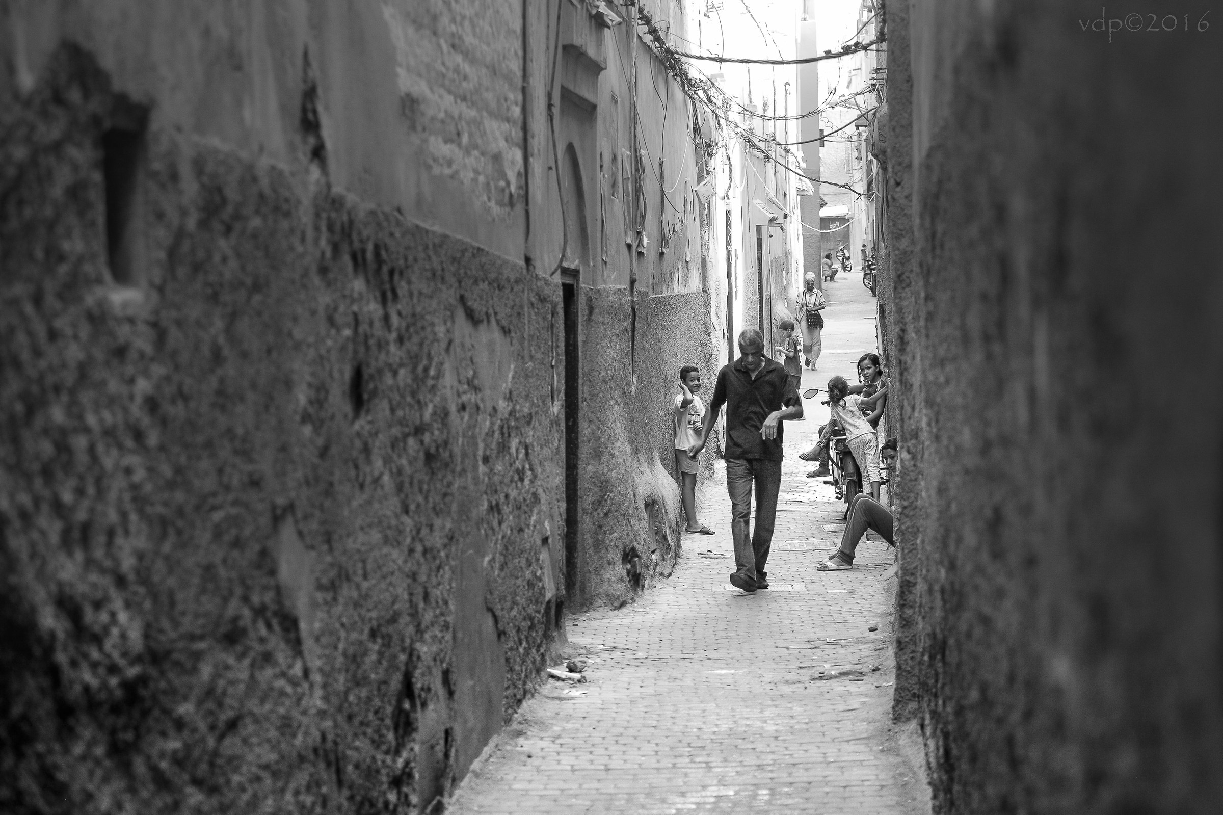 Life in the alleys of Fez