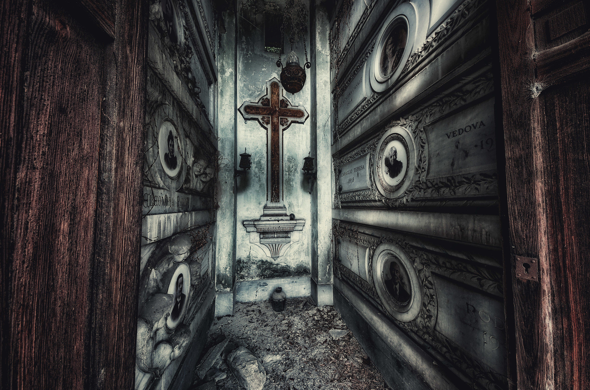 Cripta abbandonata da brivido....