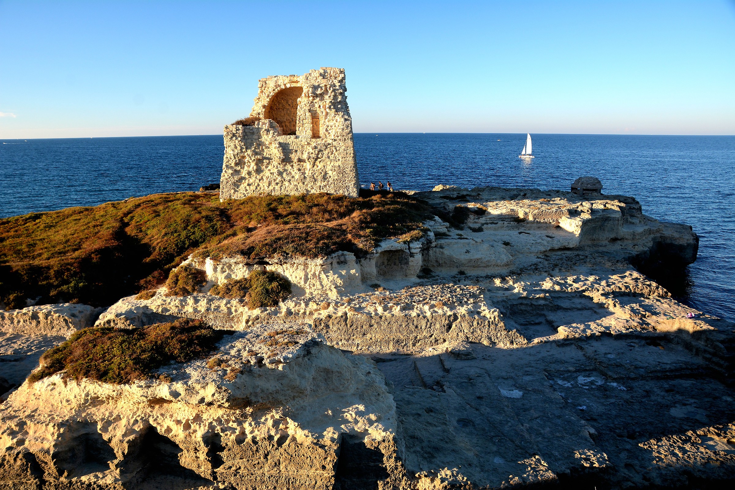 roca vecchia al crepuscolo