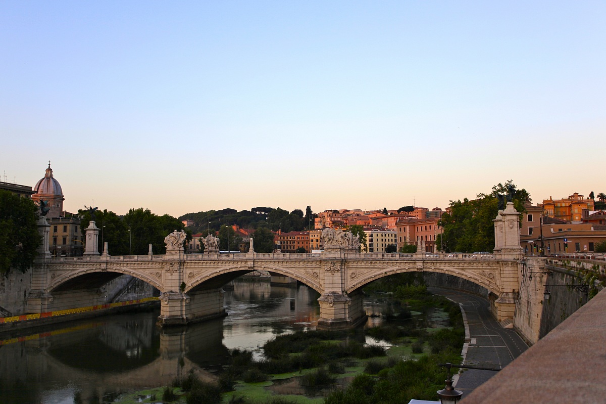 Roma prime luci dell'alba (ponte Sisto)