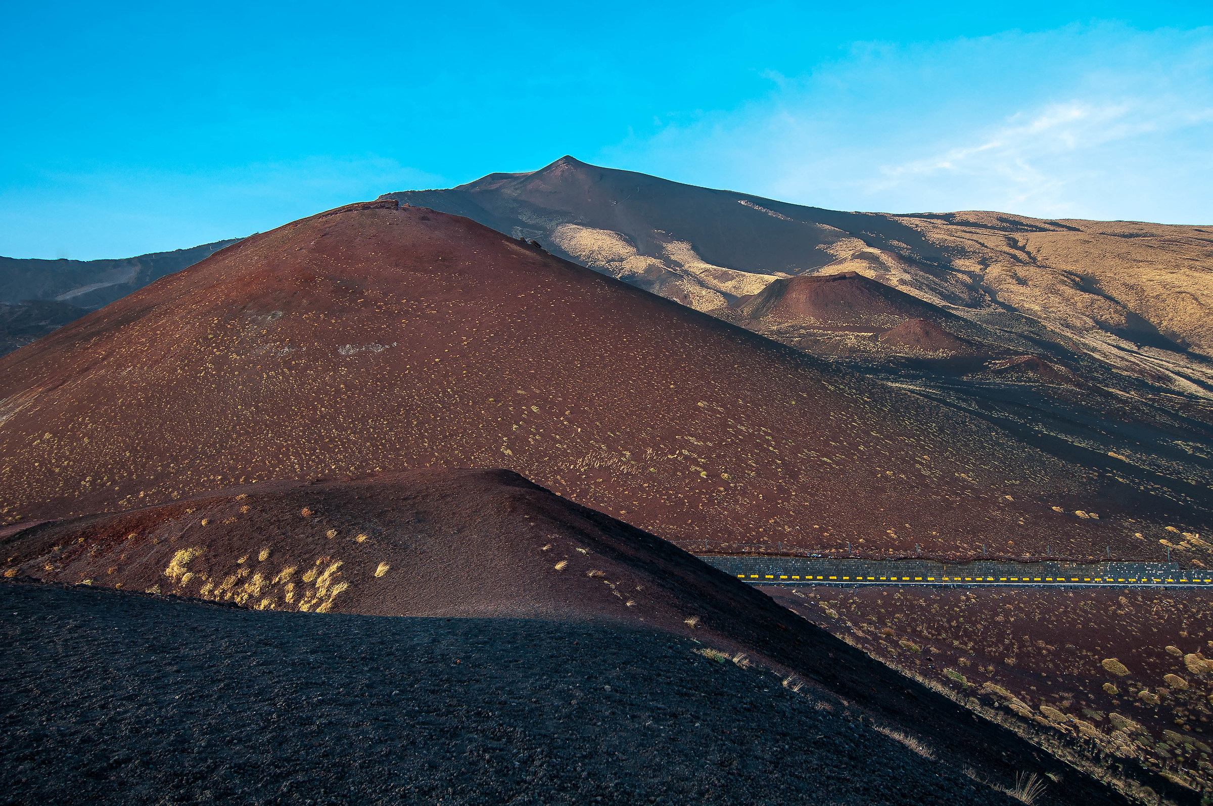 Etna. verso i crateri silvetri