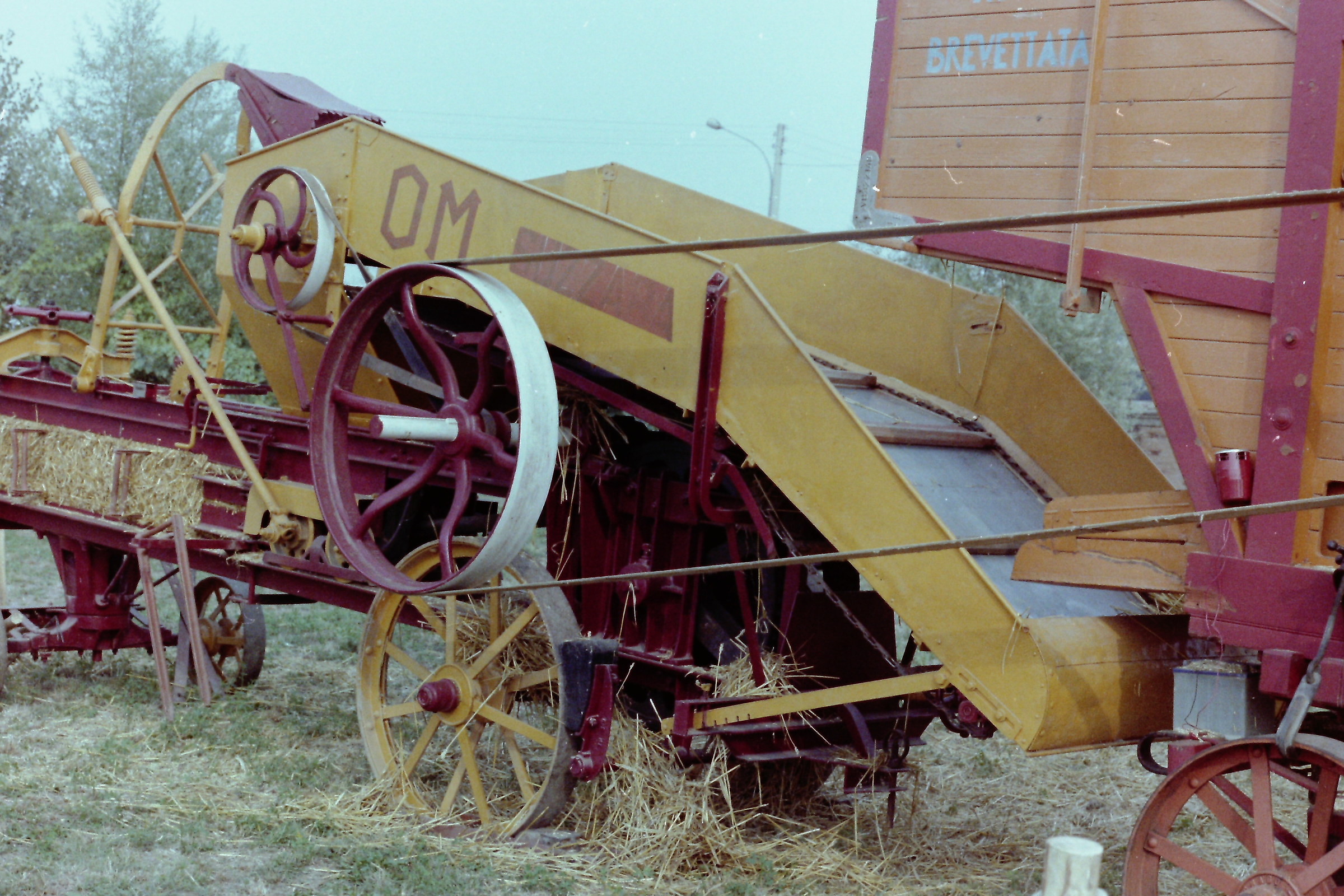 Pressa per imballo della paglia.