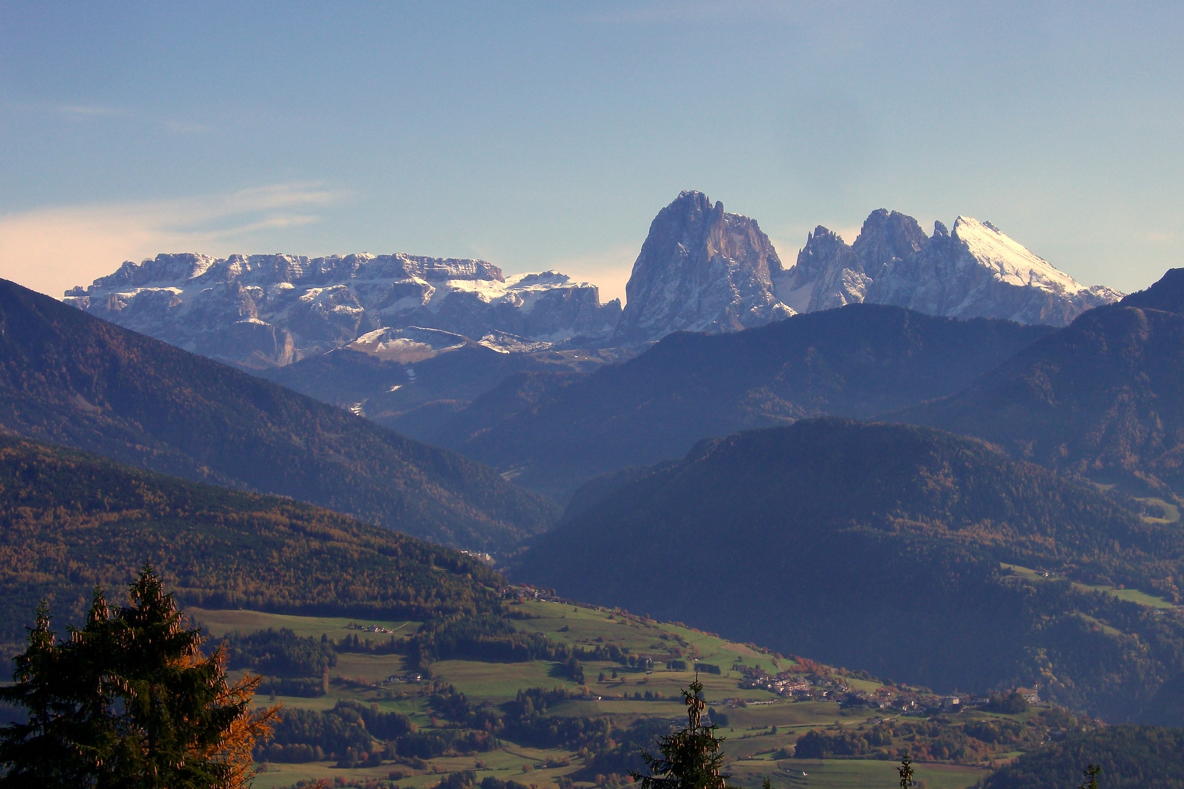 Gruppo Sella, Sassolungo e Sassopiatto dalla V. Isarco
