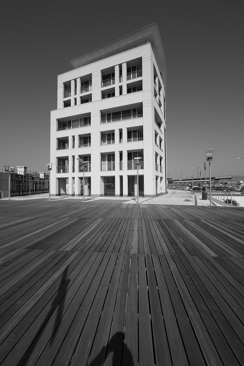 New complex built in Savona behind the harbor BN