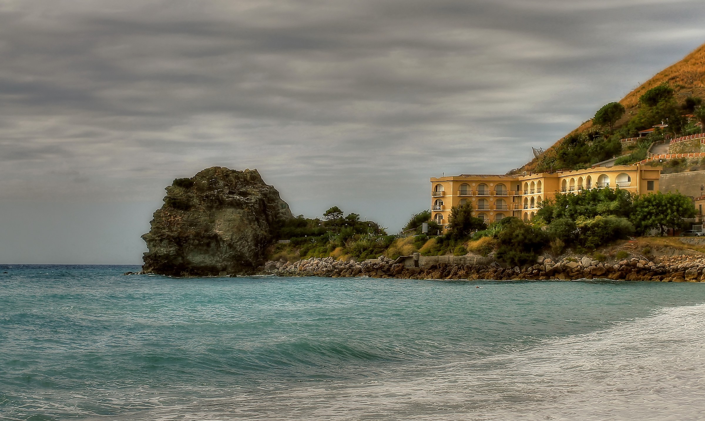 The Cliff Hotel