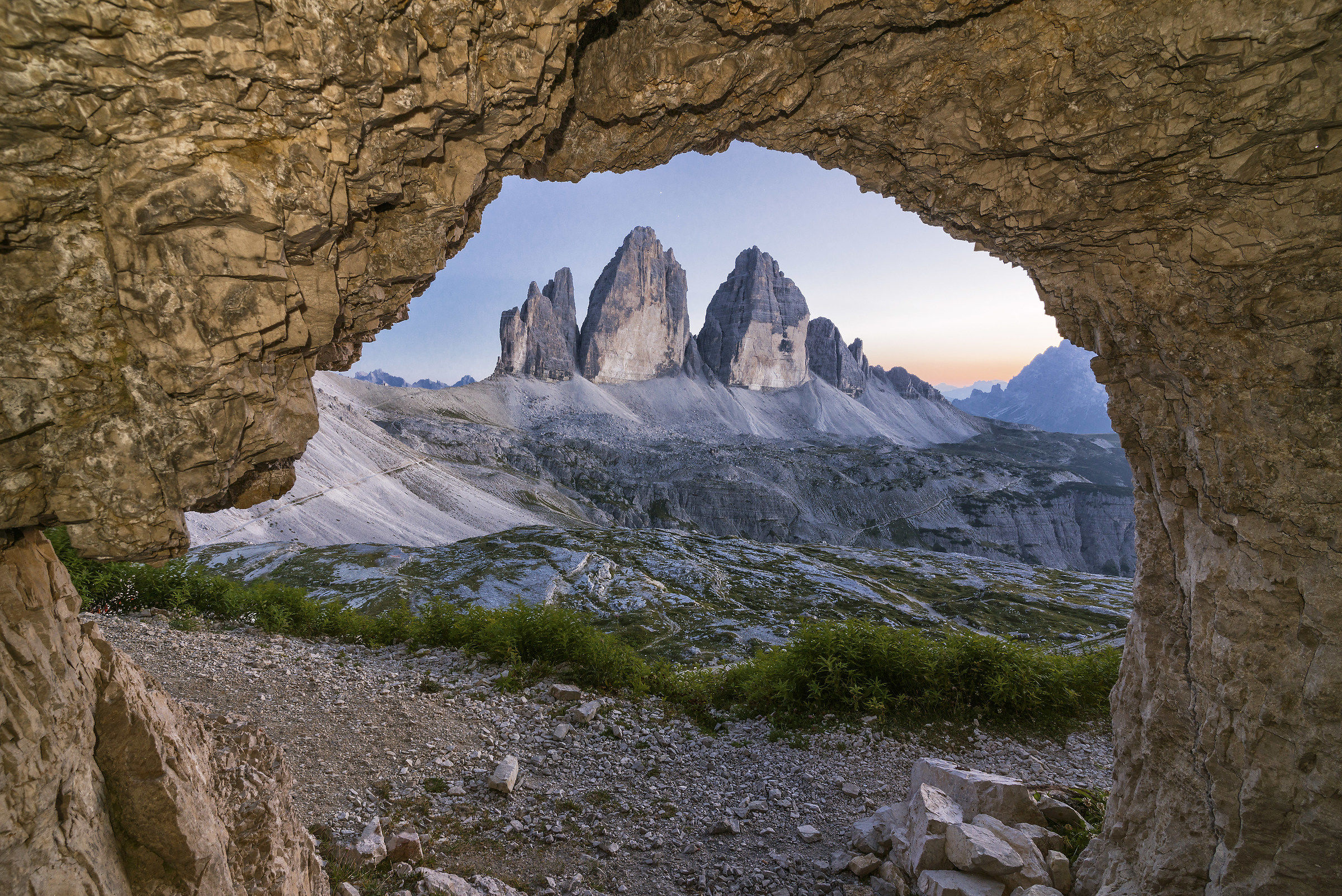 The three peaks in a version cave 2