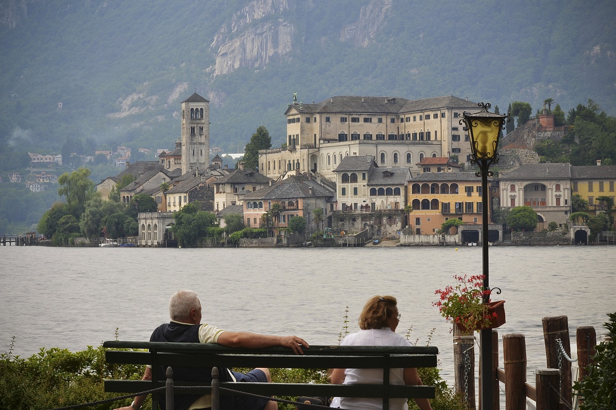 Relax overlooking the island of San Giulio