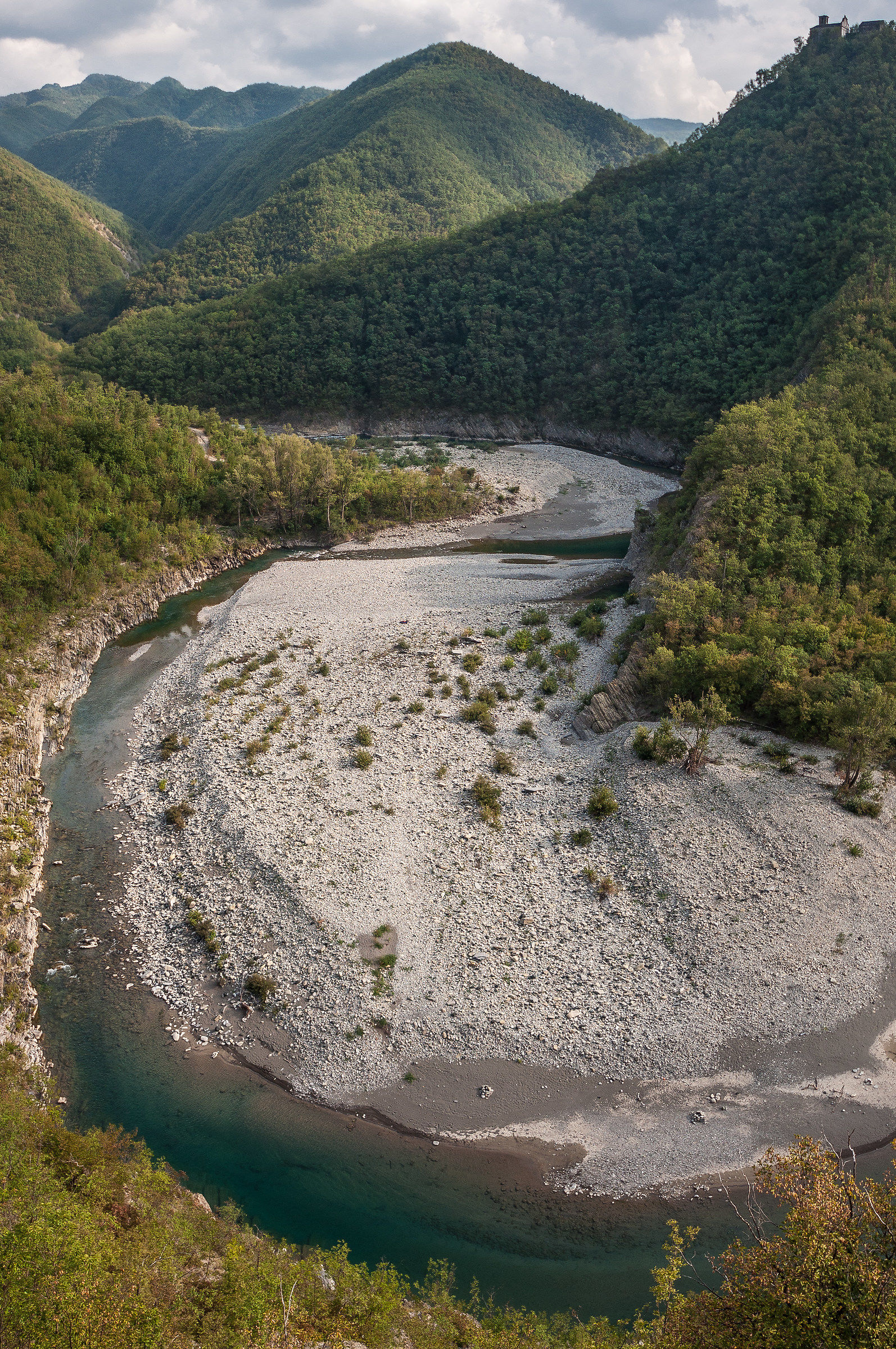 Il fiume Trebbia all'altezza di Brugnello (pc)