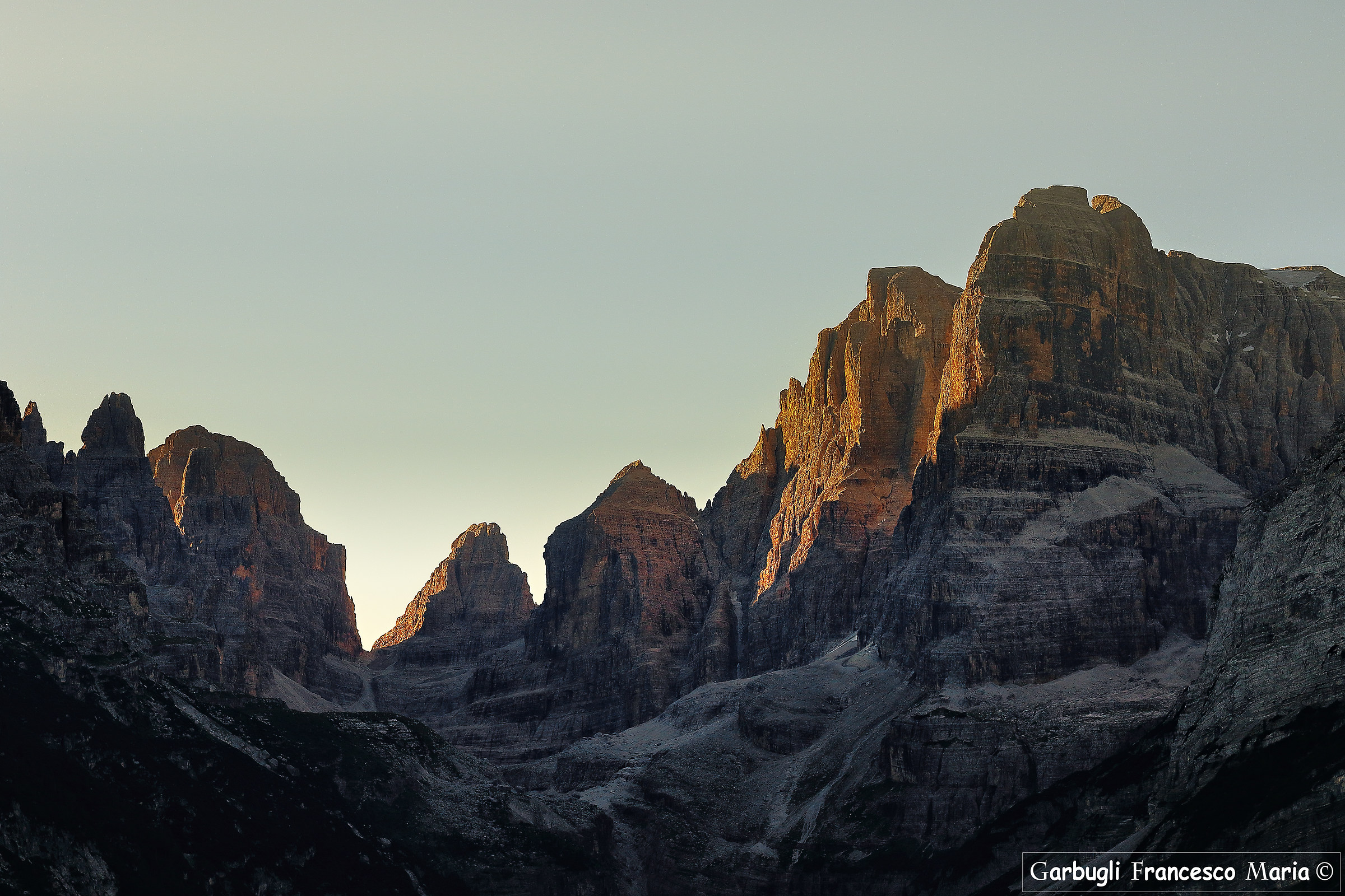 L'alba illumina Cima Tosa