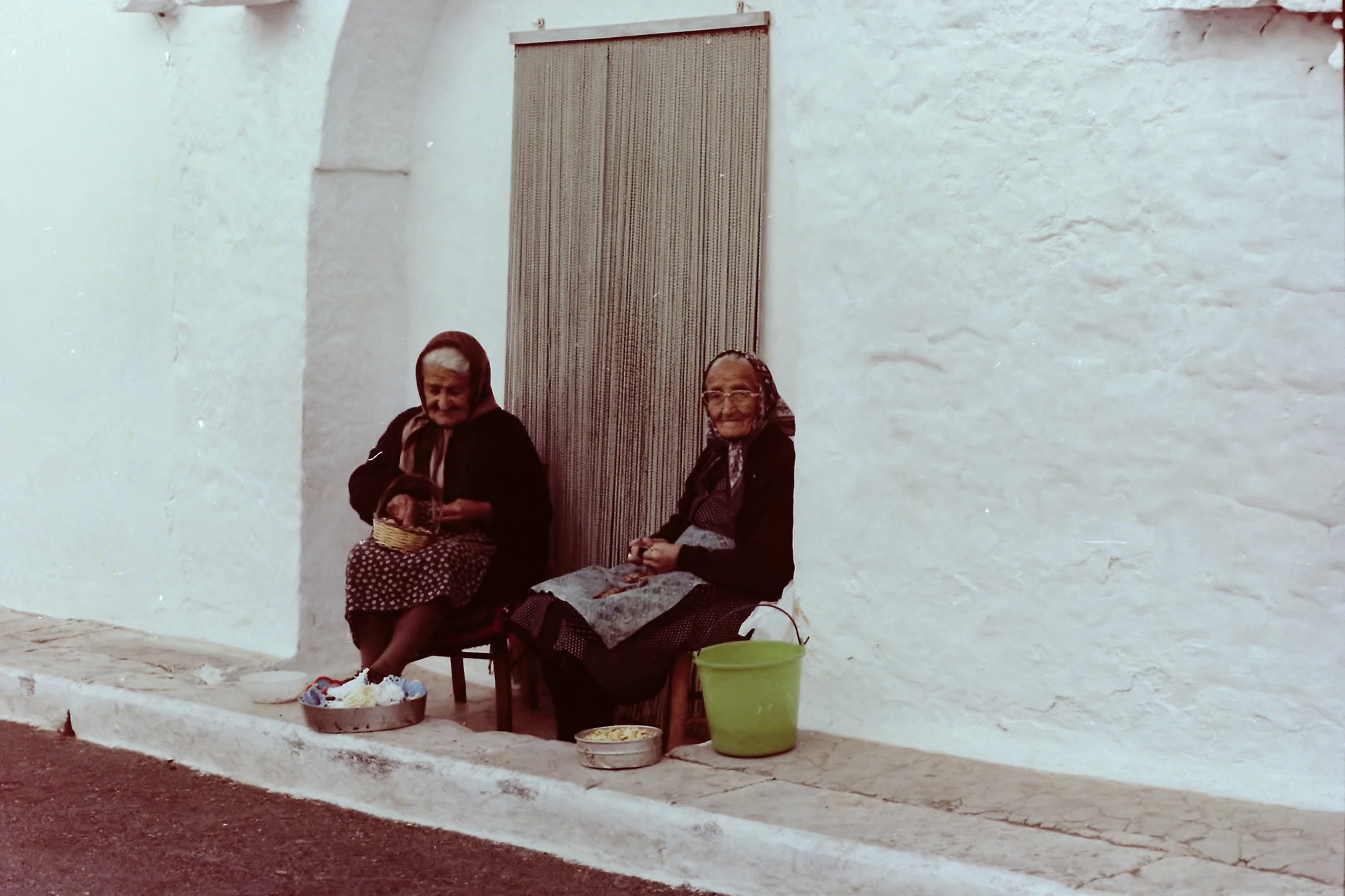 All' ingresso dei trulli.