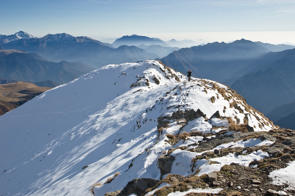 In cresta alla cima Piazzotti (val Salmurano)