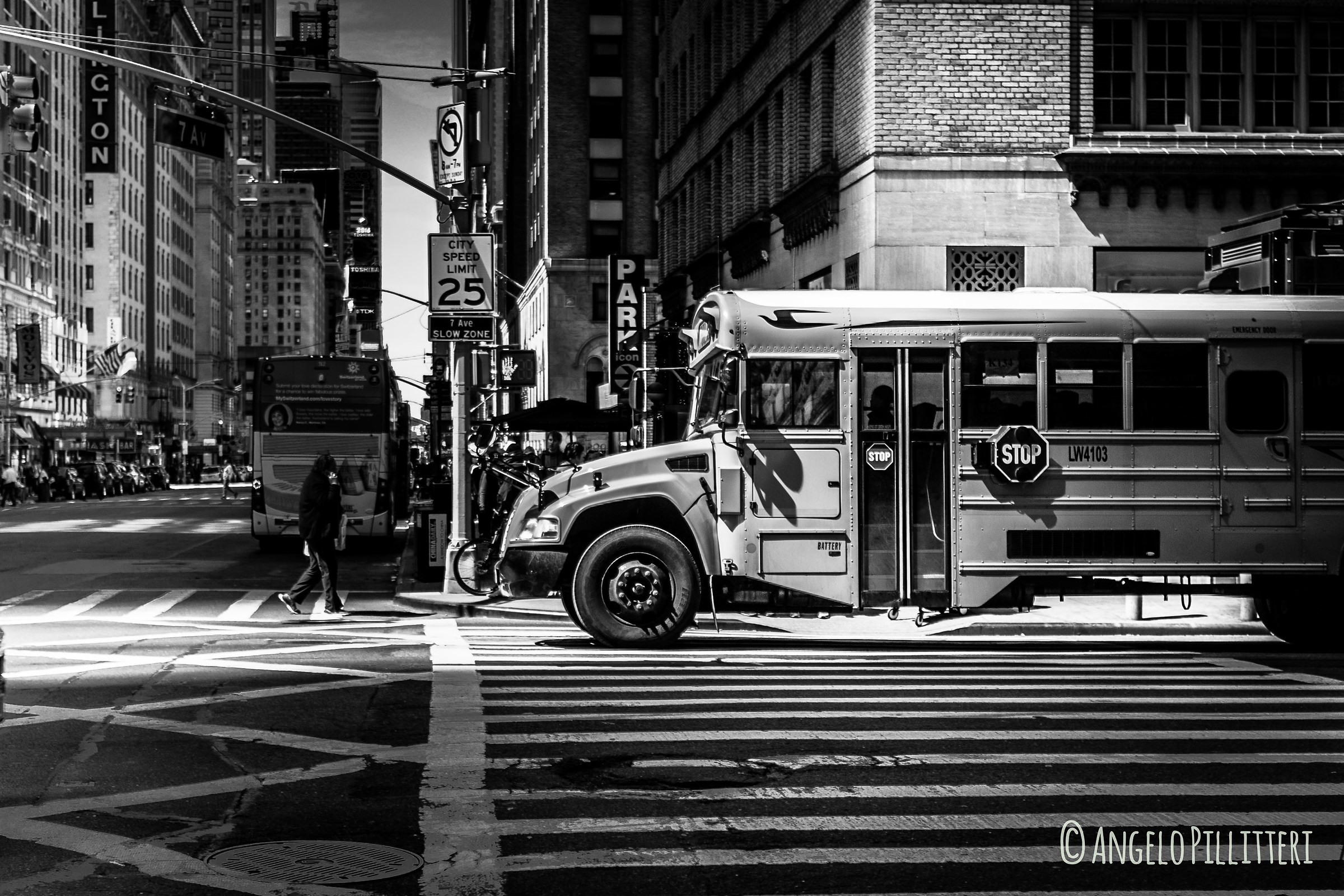 7th ave b&w
