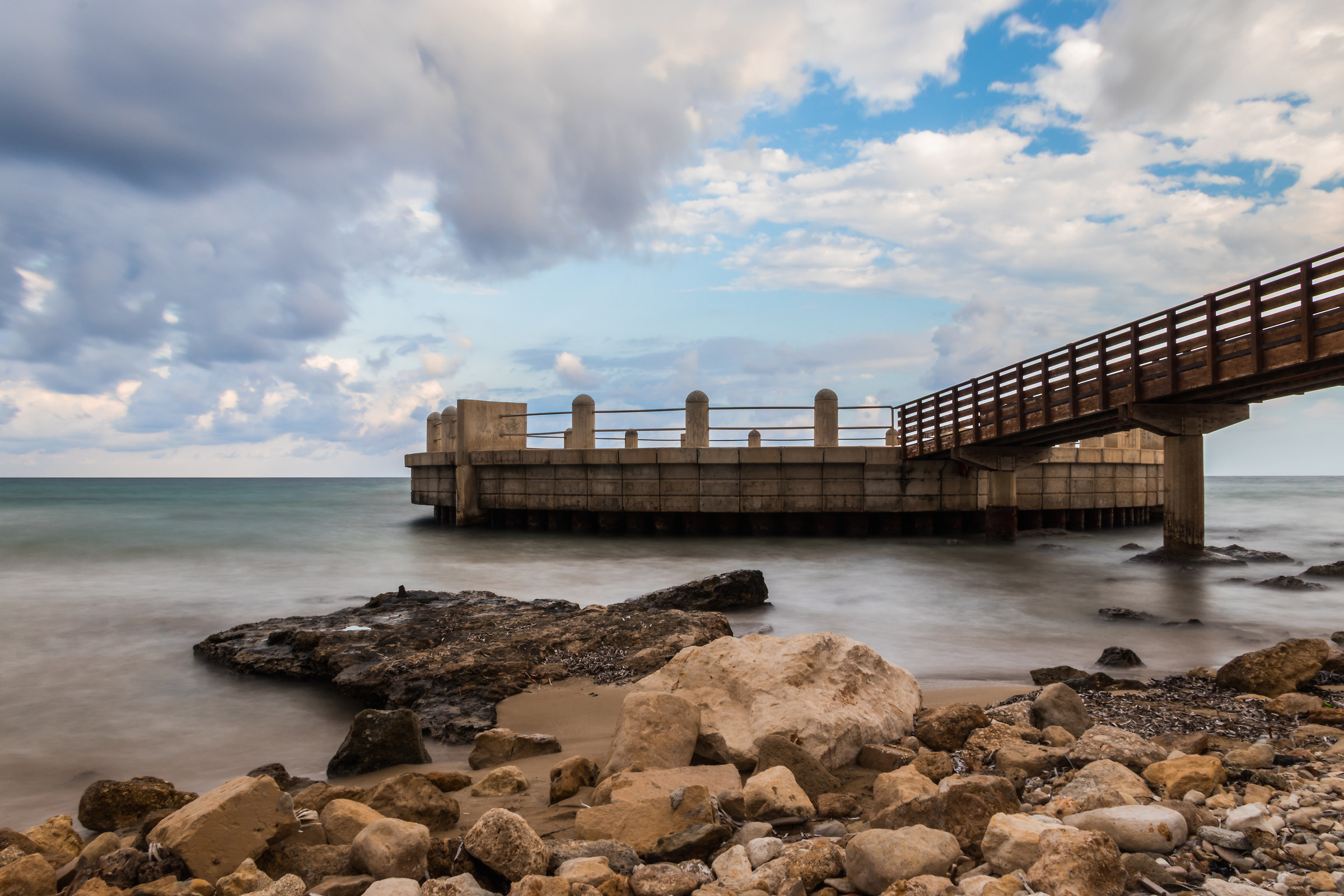A round on the sea ..