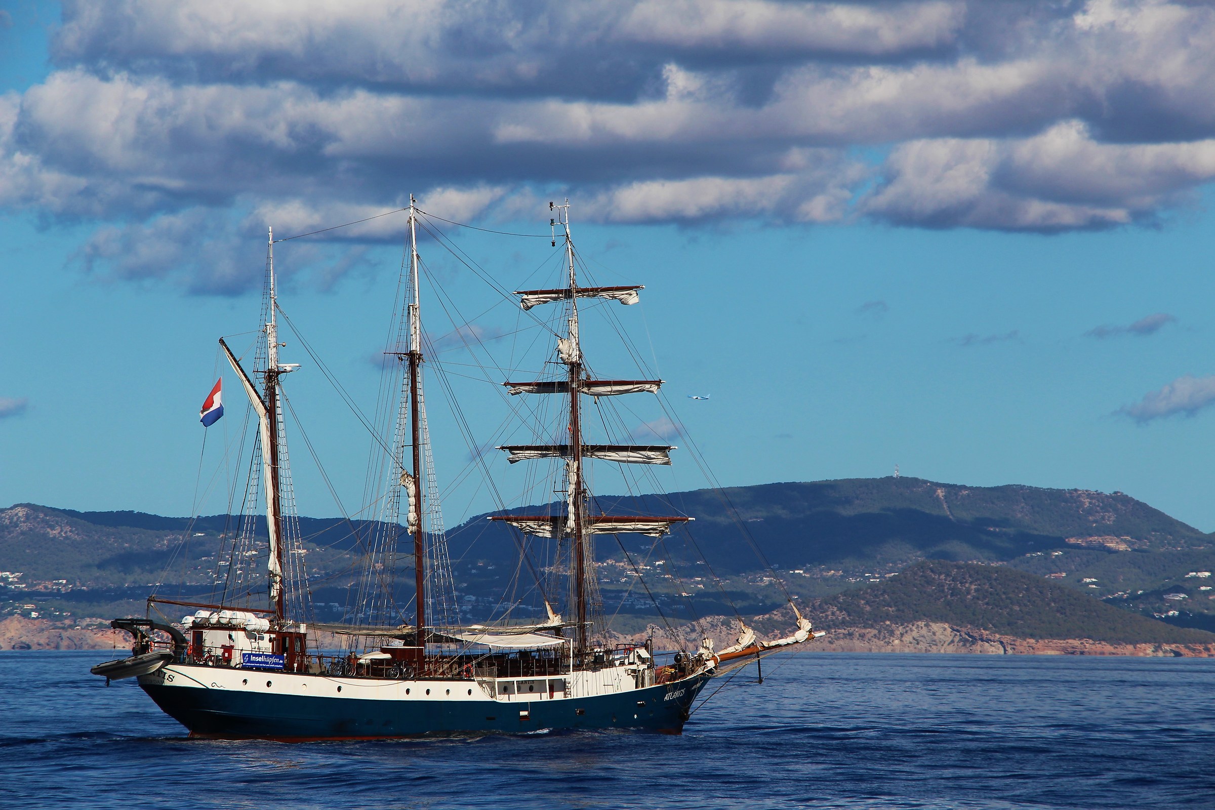 Ibiza ... flying over the sea ...
