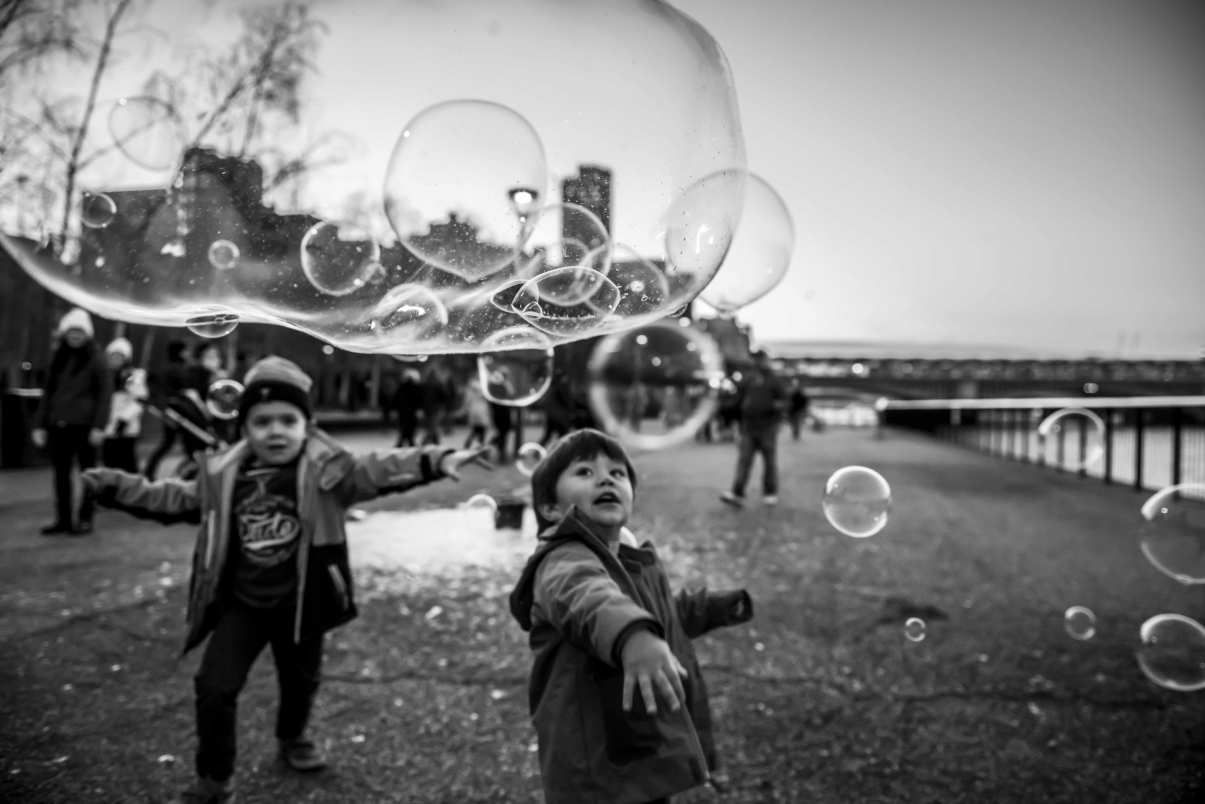 il mondo dei bambini è fragile come una bolla di sapo...