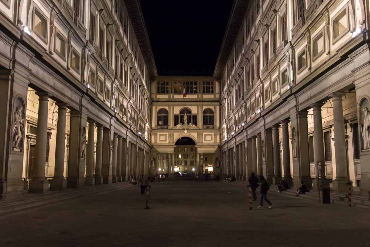 Piazzale degli Uffizi
