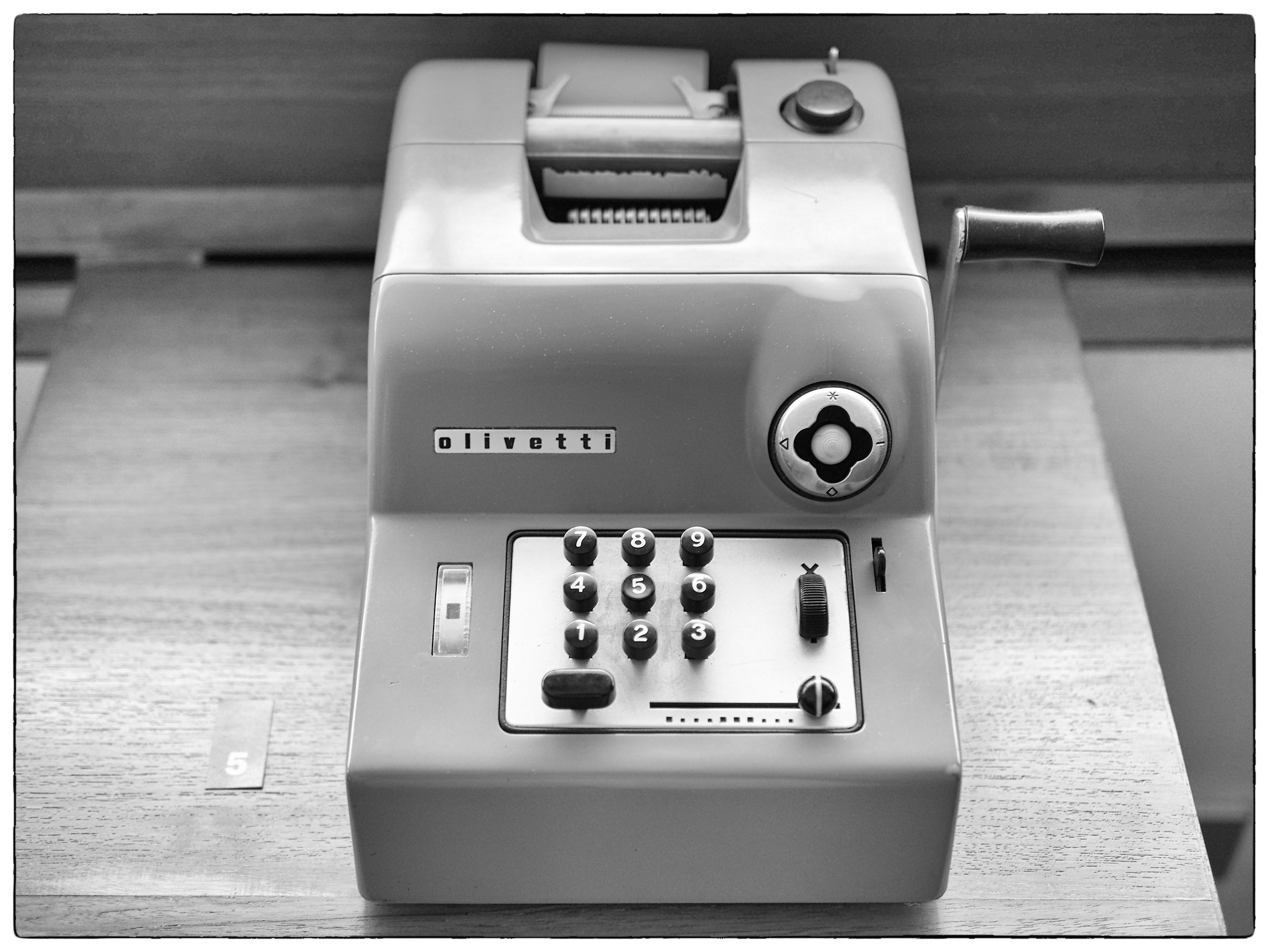 shop Olivetti Venice, exposed machine