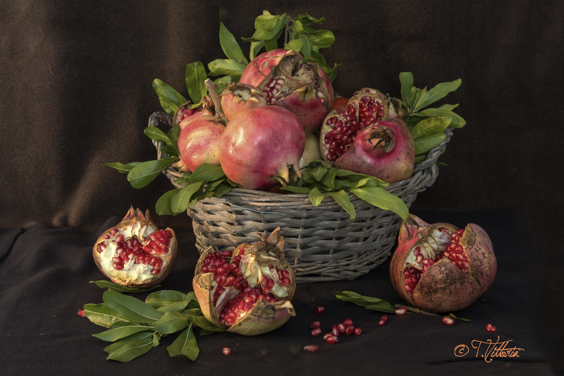 Pomegranate basket