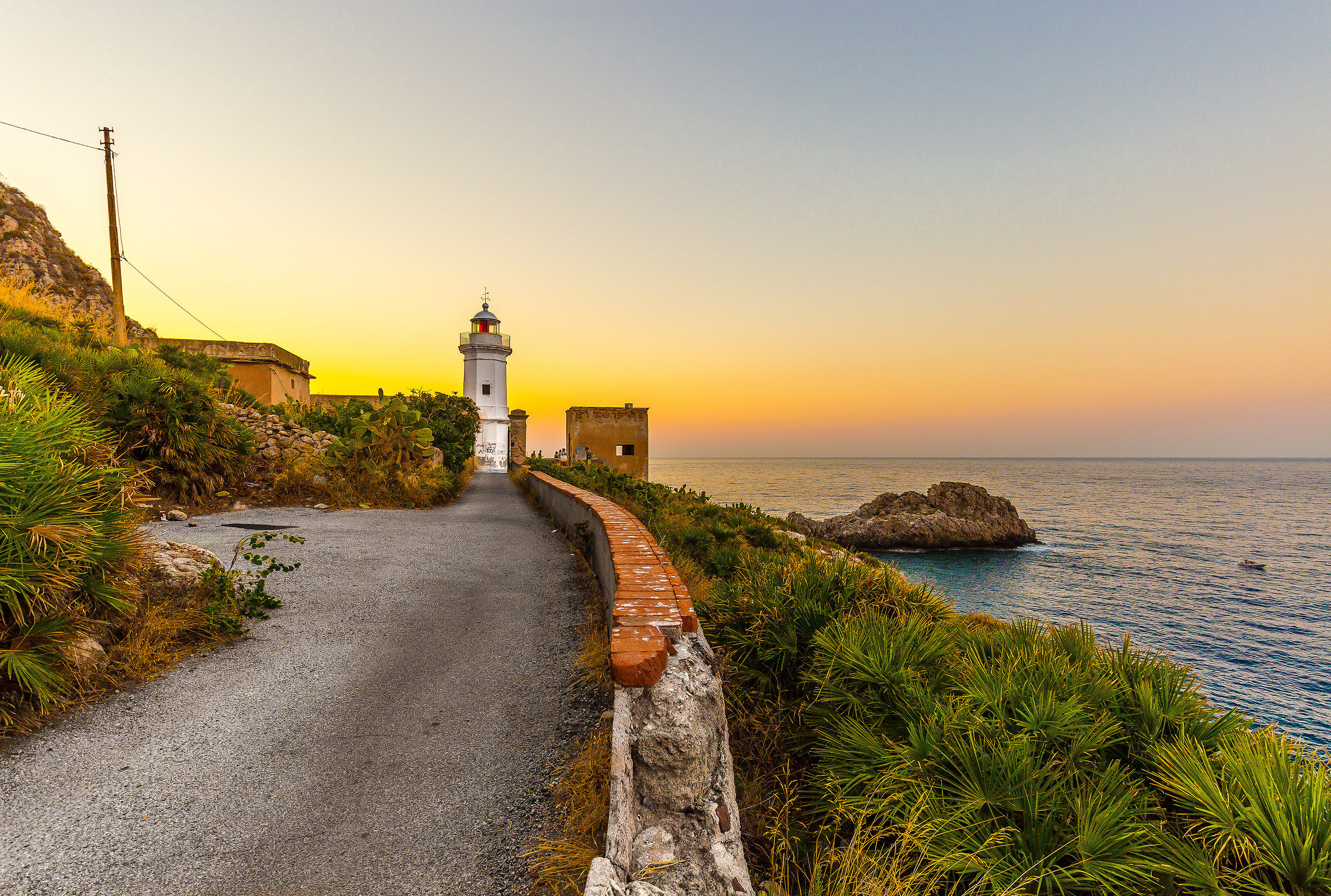 Faro Di Capo Zafferano Al Tramonto.