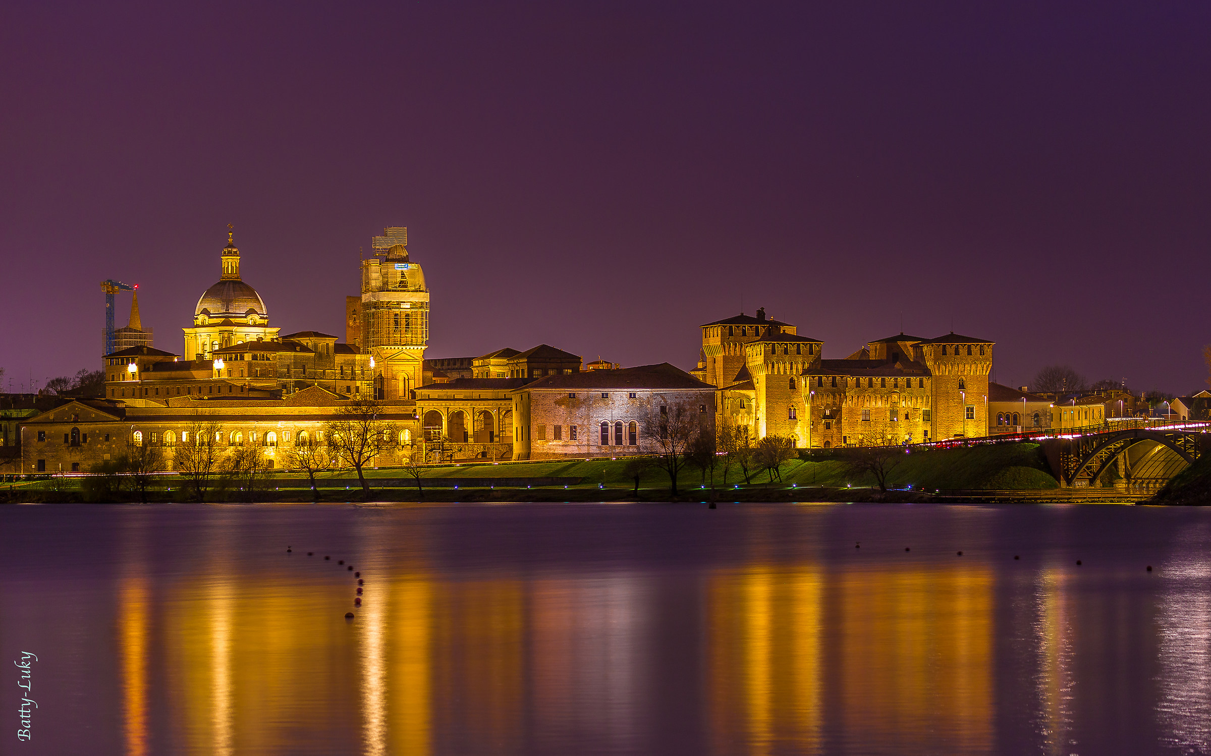Mantova by night