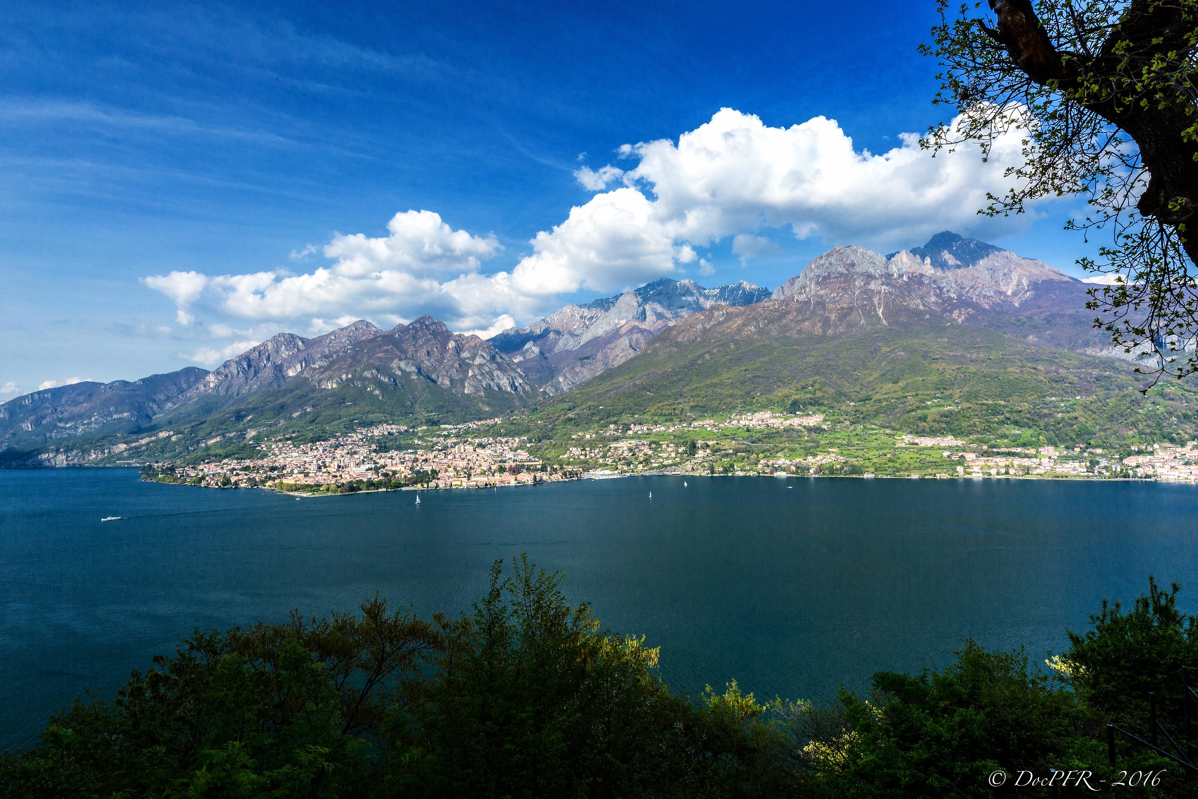 Mandello del Lario visto da Onno