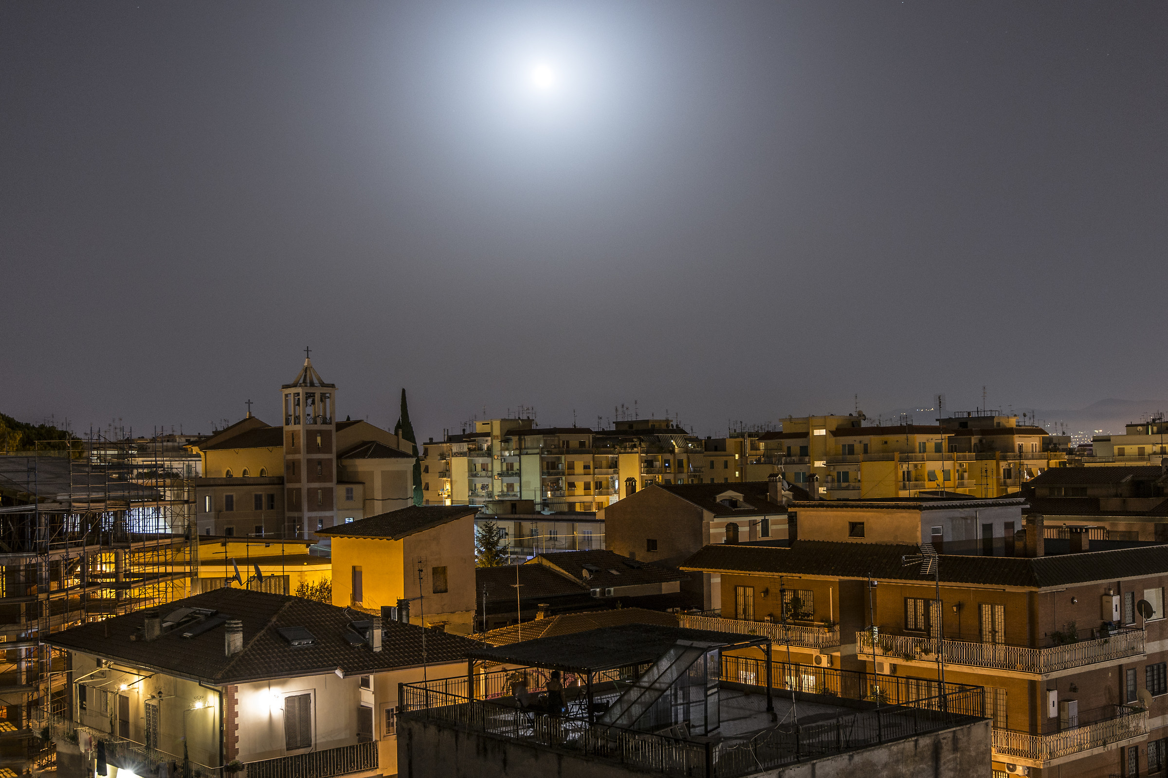 Uno sguardo sui tetti