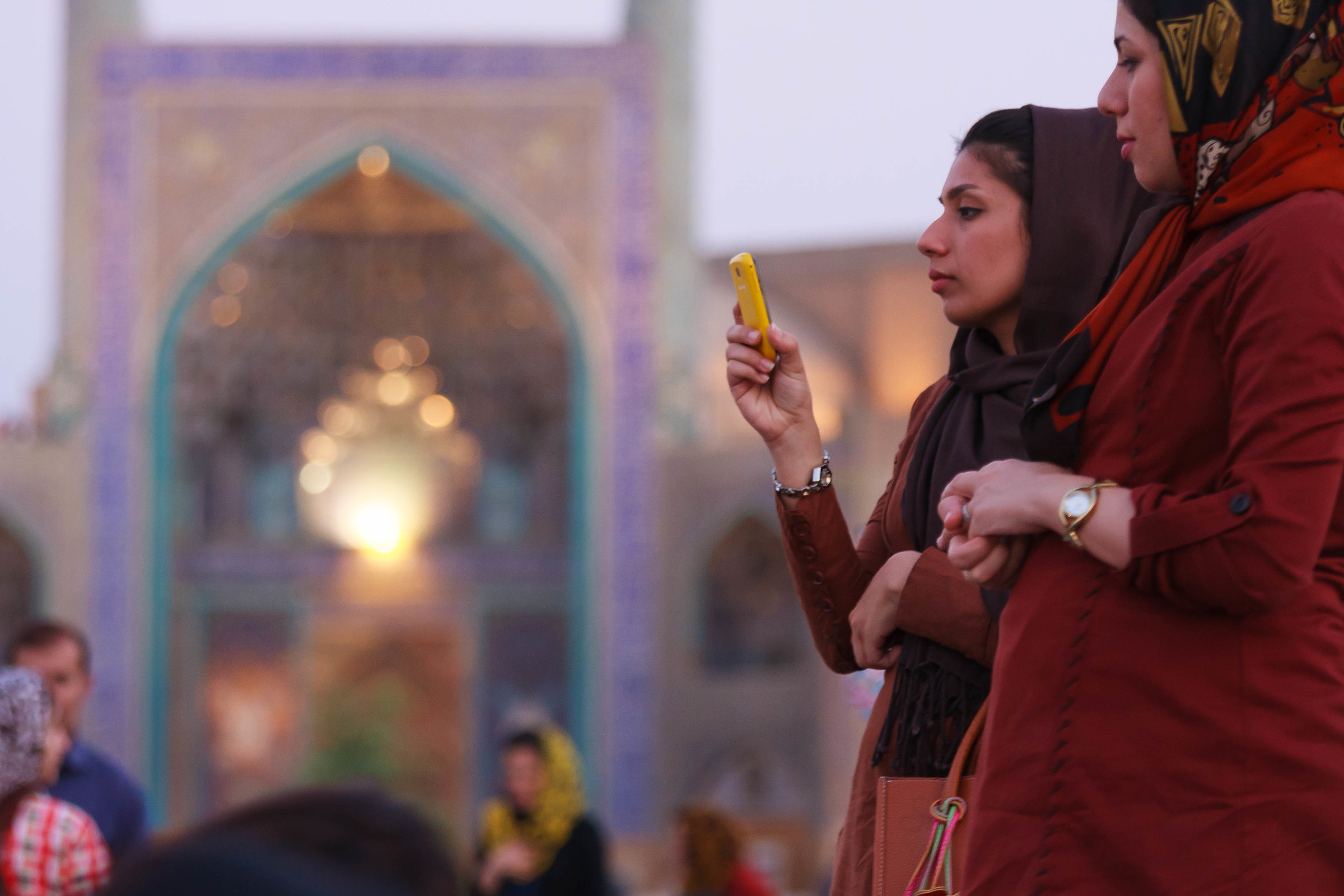 Iranian girls, Naqsh-e Jahan Square, Isfahan