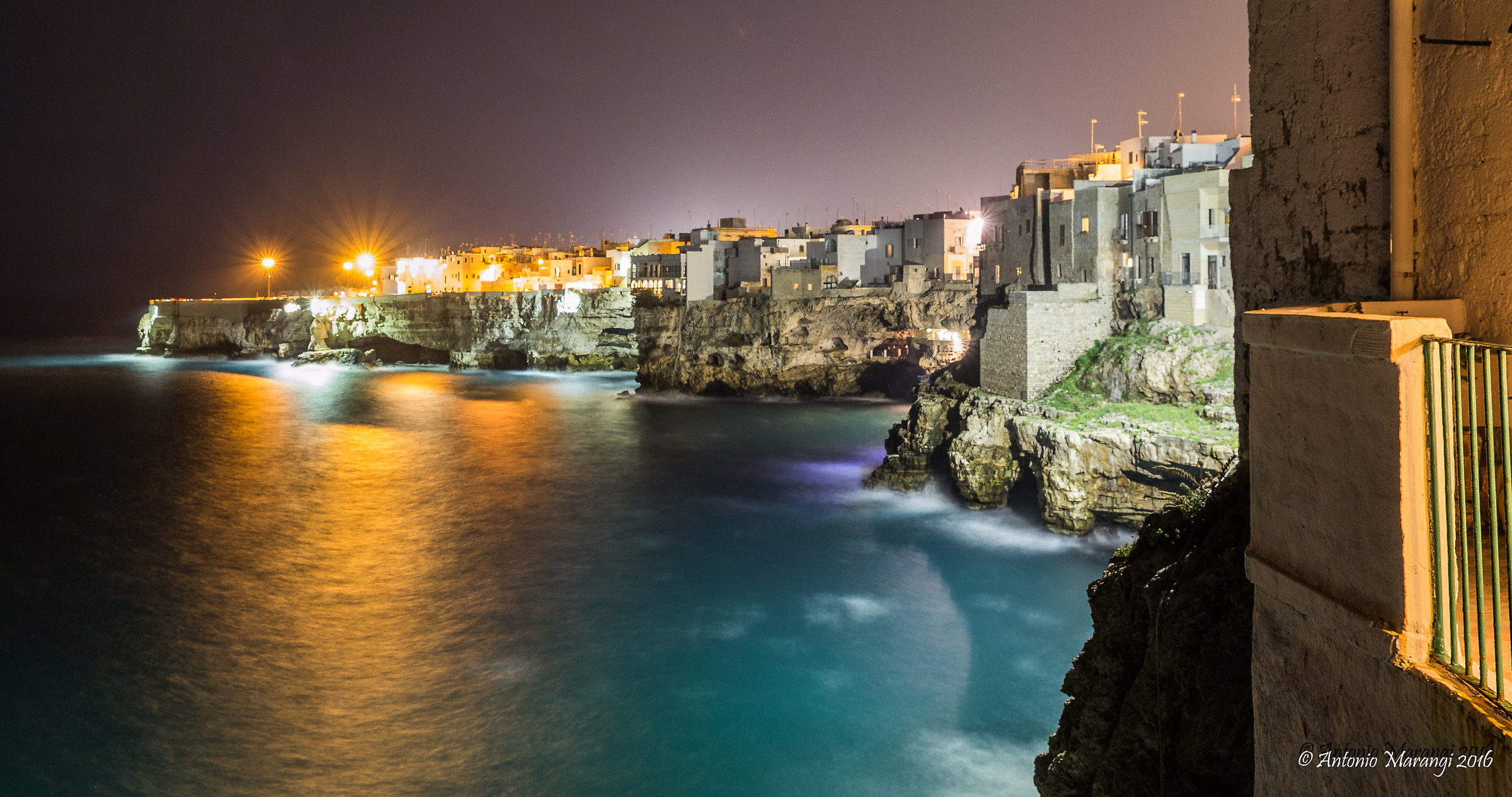 polignano di notte