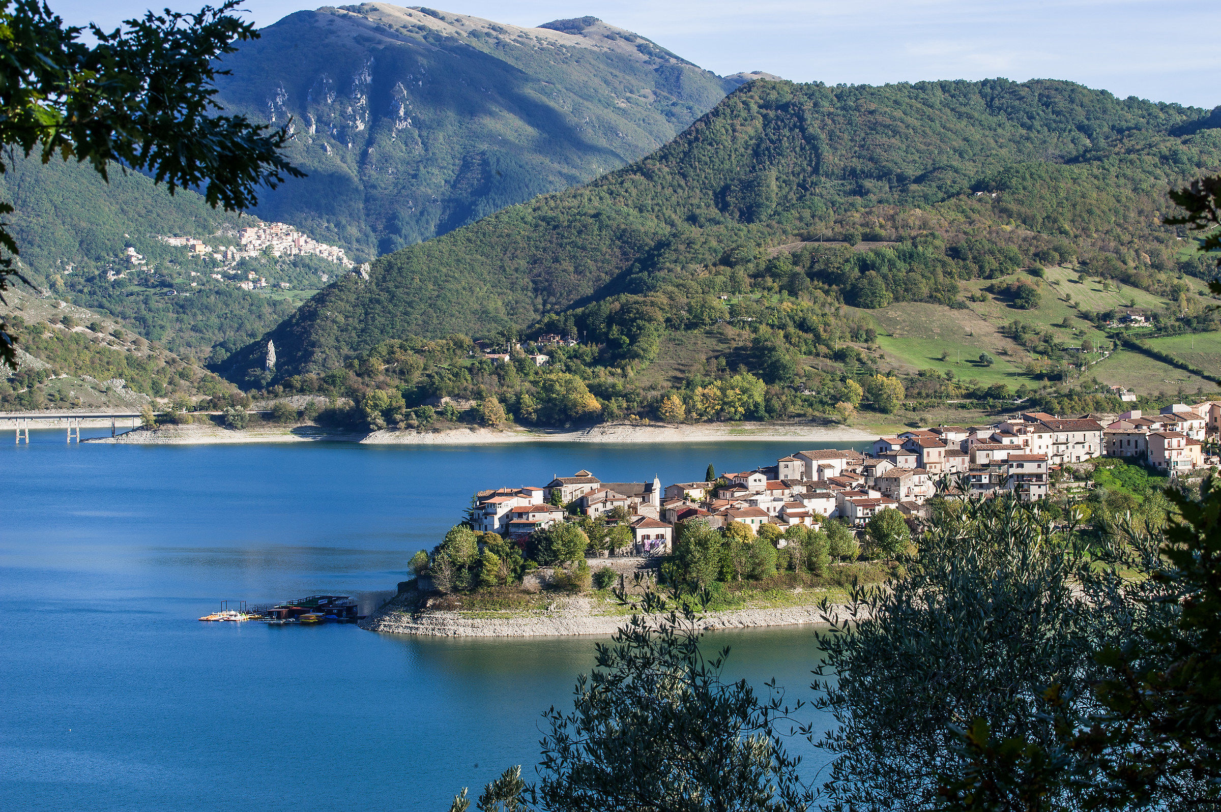 Colle di Tora on Lake Turano (Ri)