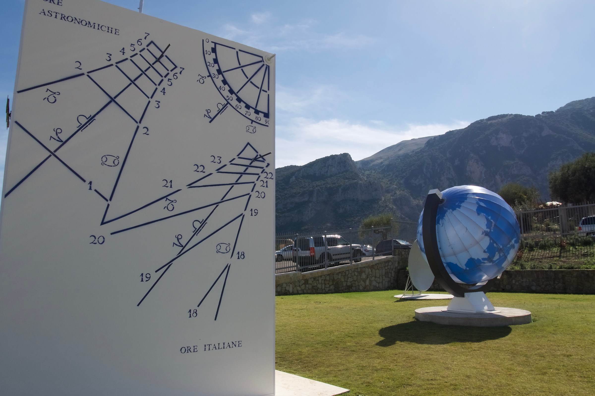 le ore e i giorni, la luce e le stelle