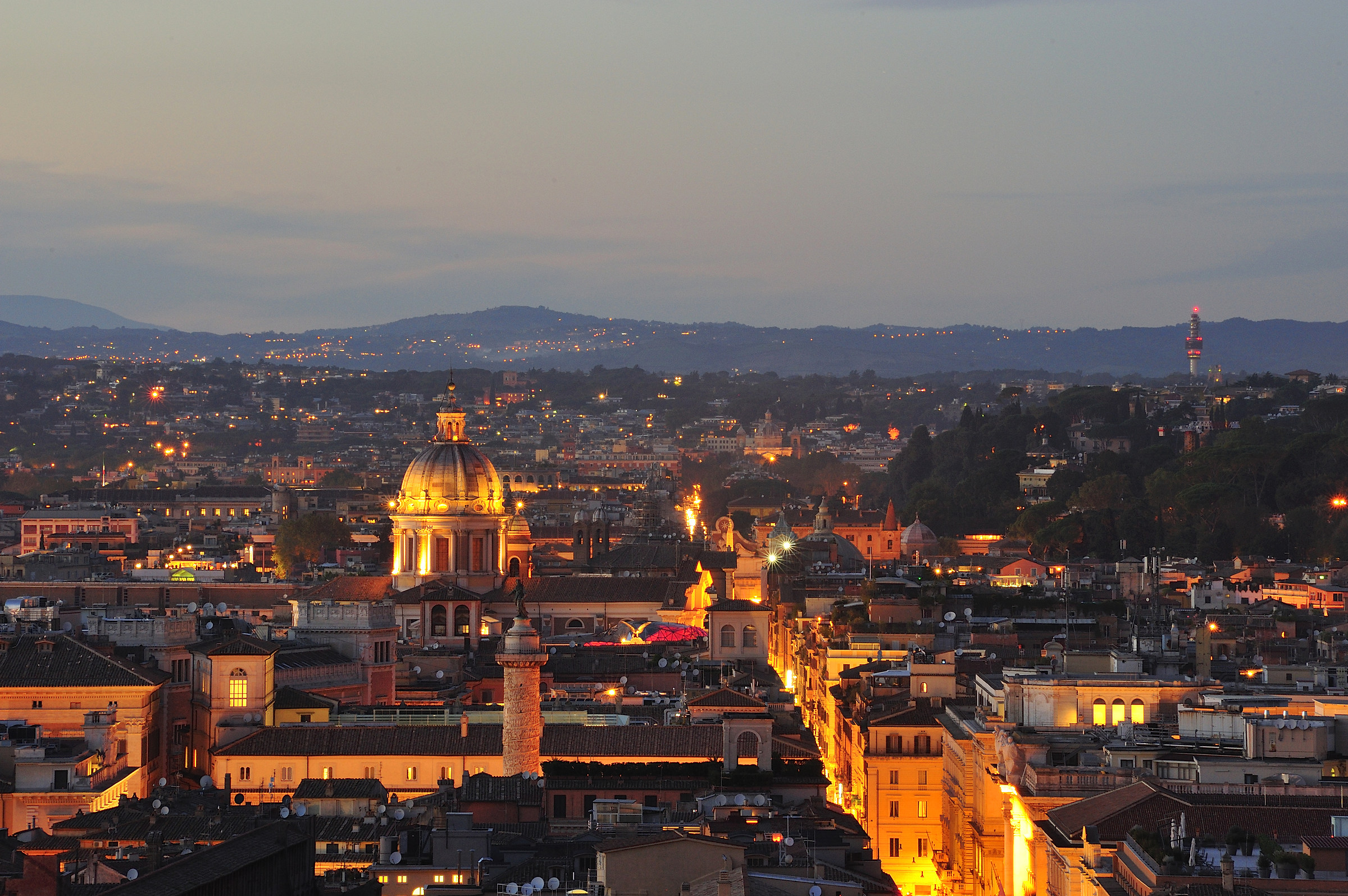 Dalle terrazze del Vittoriano.....vista su Roma