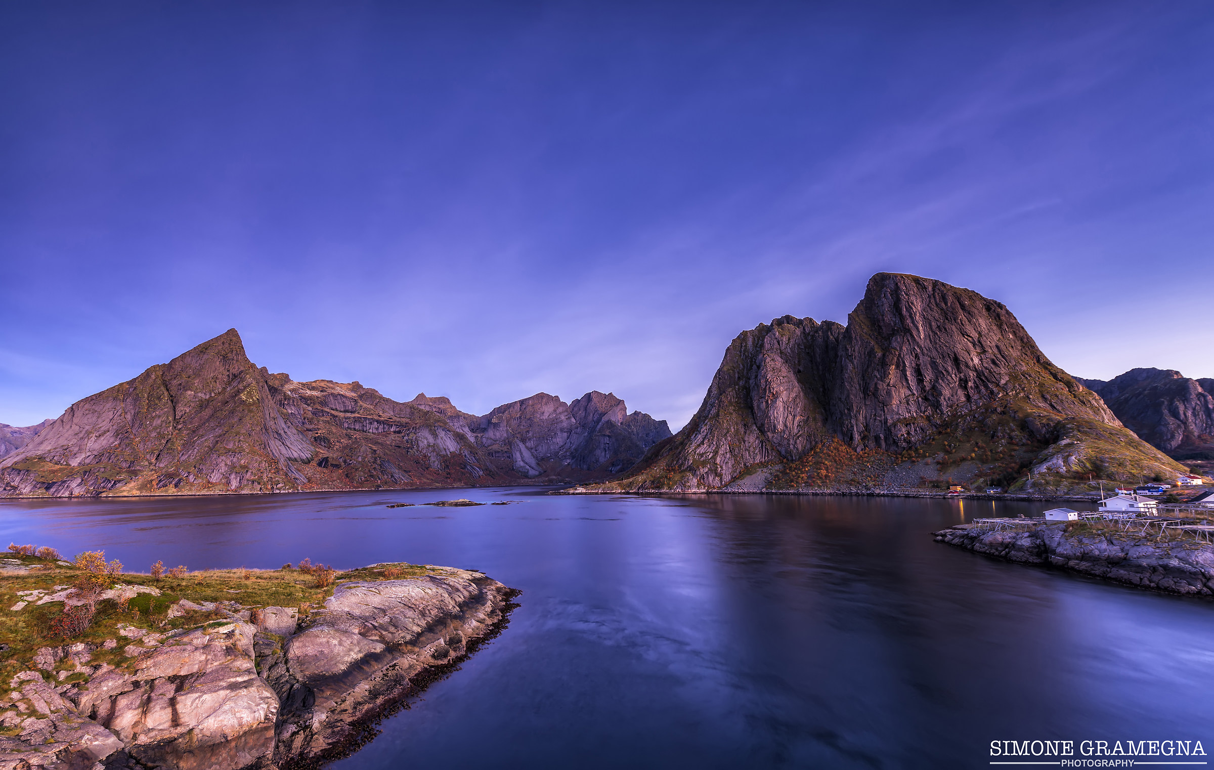 Eliassen Rorbuer all'alba