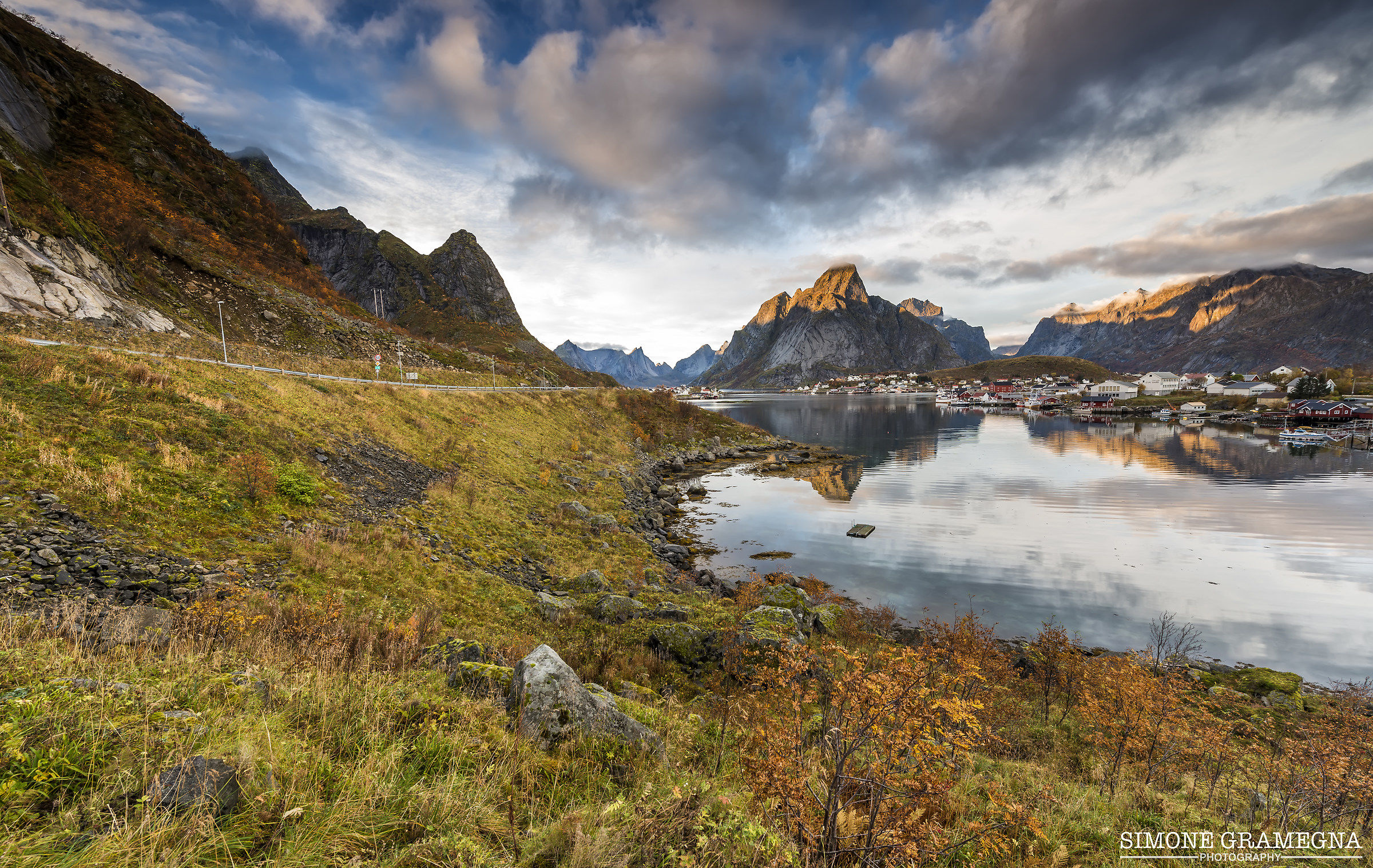 Golden Hour a Reine